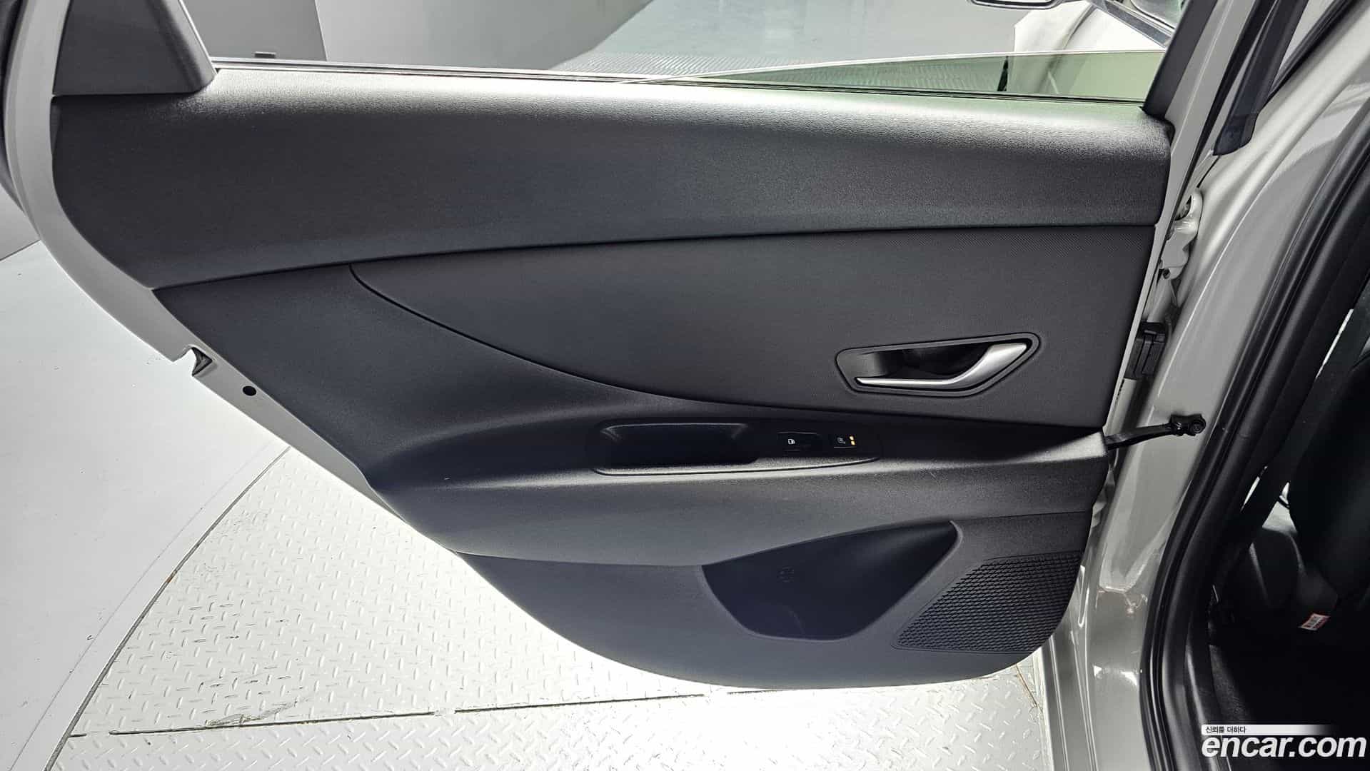 AVANTE Hyundai 2022.1-INNER-035