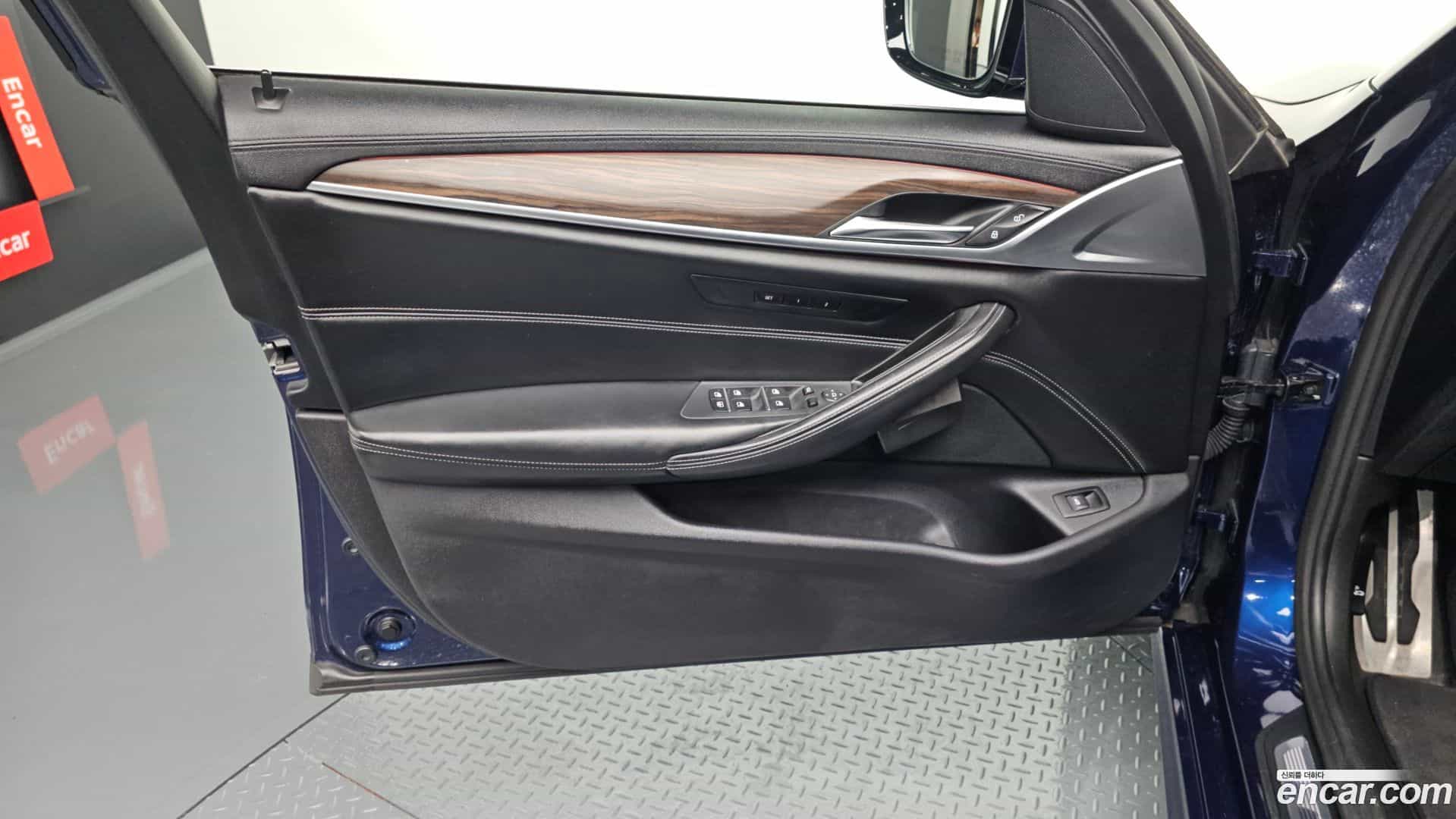 5-Series BMW 2017.10-INNER-034