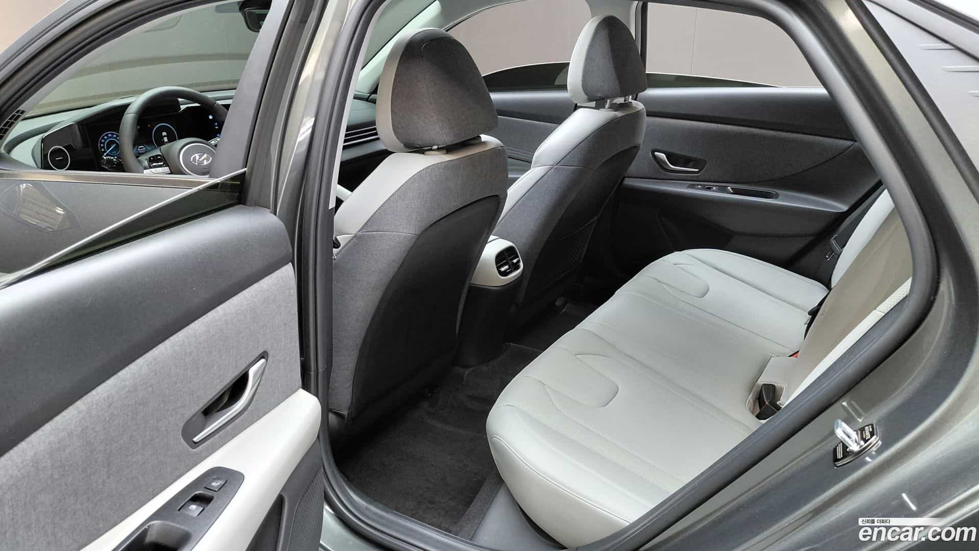 AVANTE Hyundai 2022.6-OPTION-016