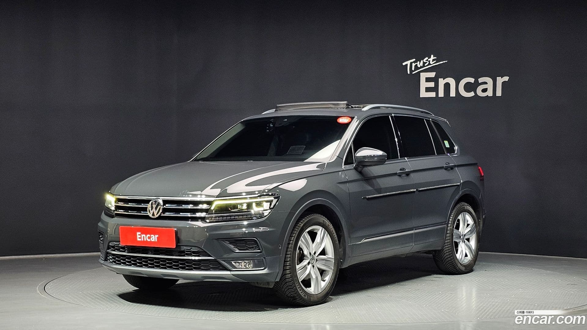 Main__Slider__Photo:Tiguan Volkswagen 2020.6-0