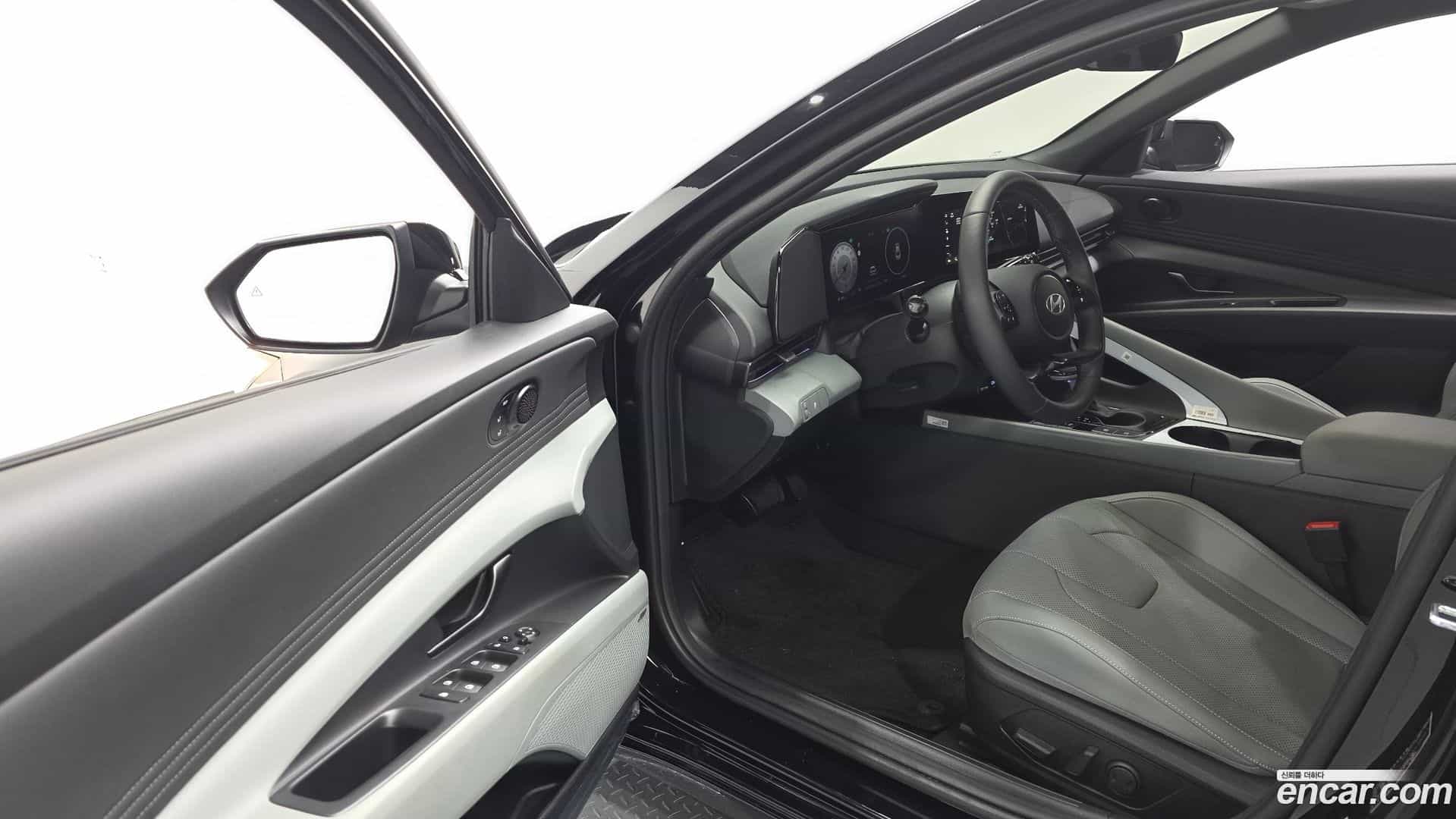 AVANTE Hyundai 2025.0-INNER-010