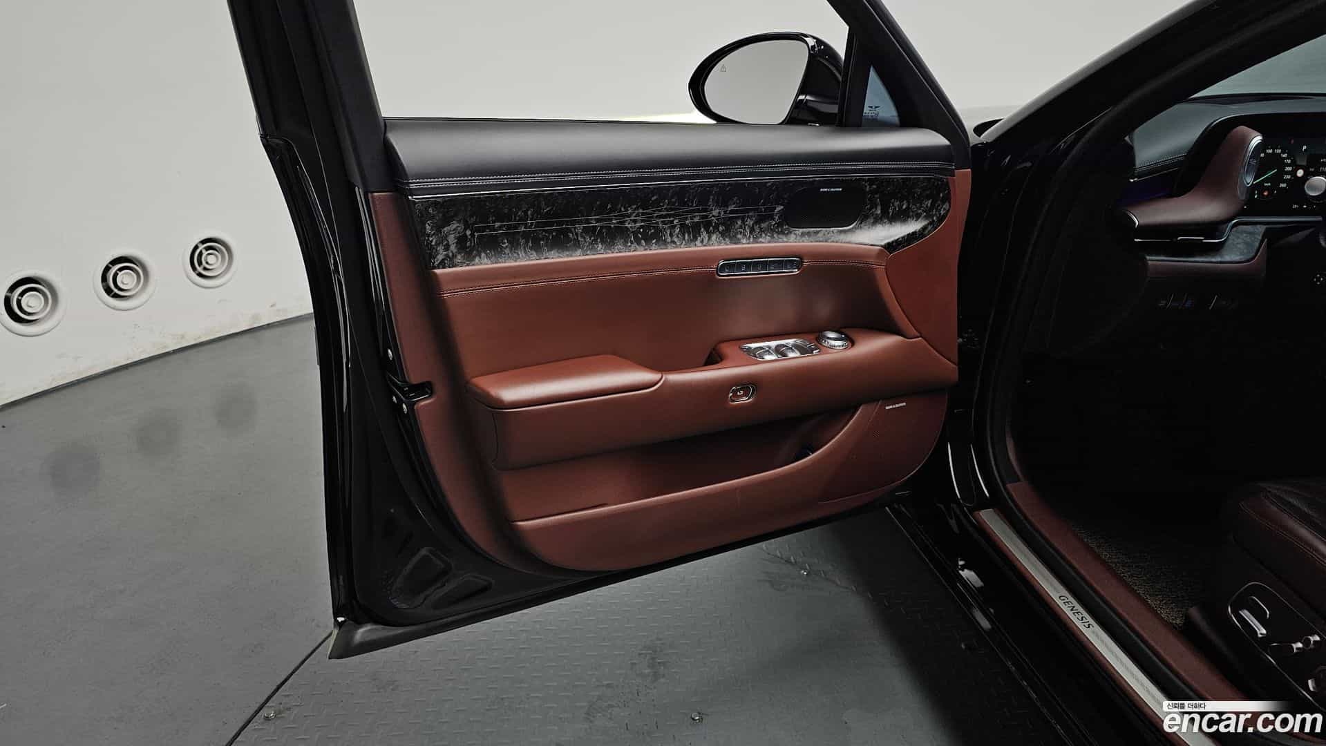 G90 Genesis 2023.0-INNER-034