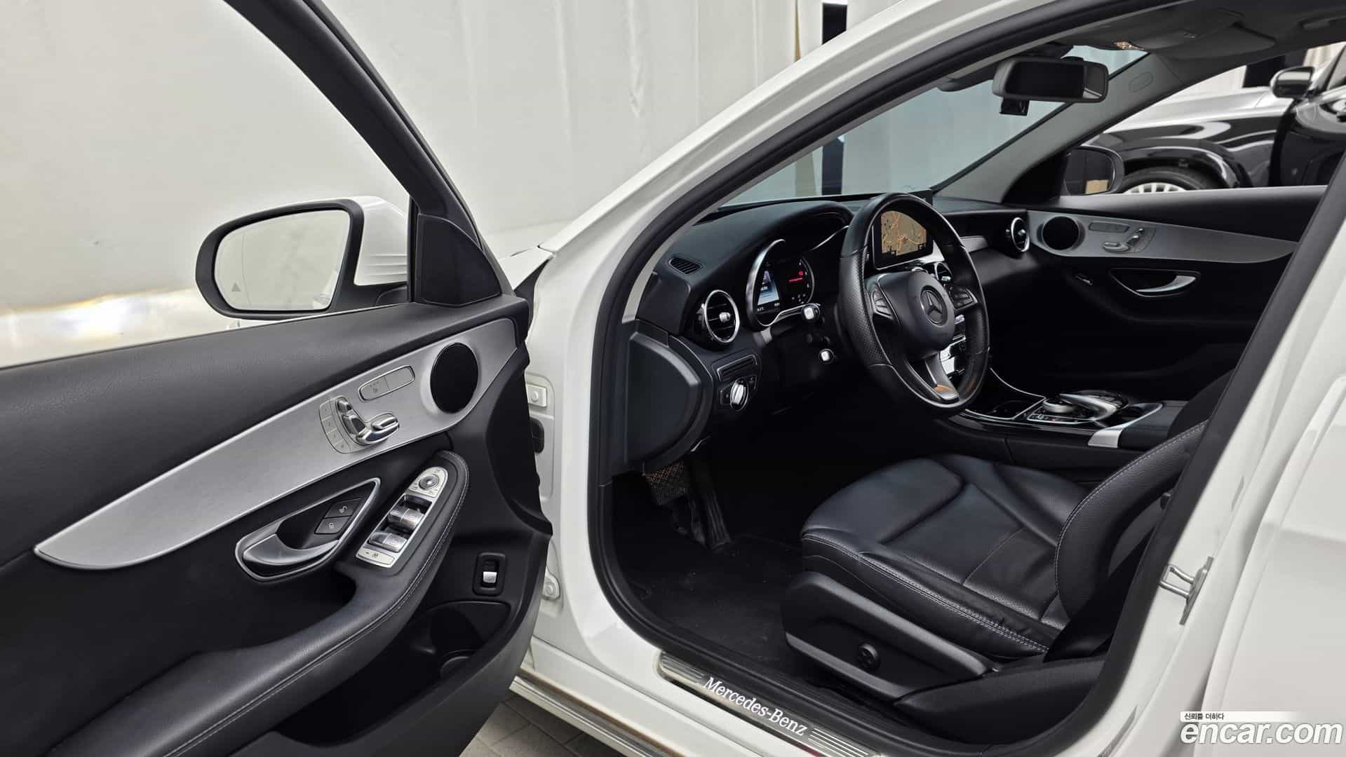 C-Class Mercedes-Benz 2016.7-INNER-010