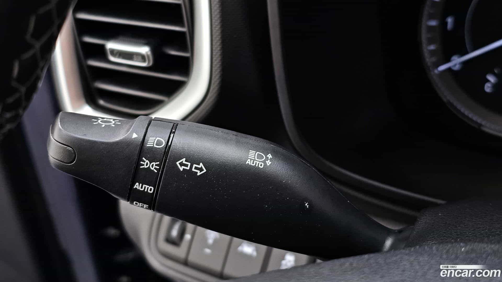 Venue Hyundai 2020.7-OPTION-021