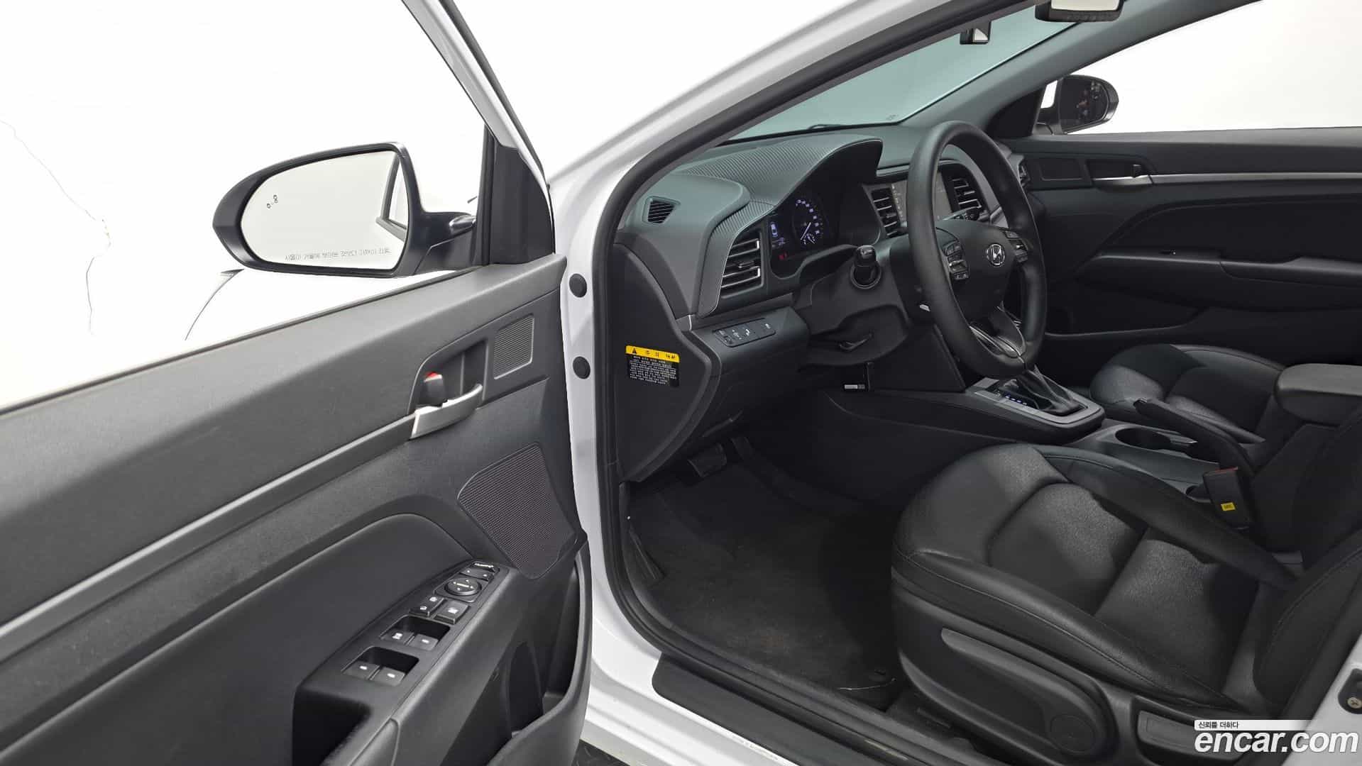 AVANTE Hyundai 2019.3-INNER-010
