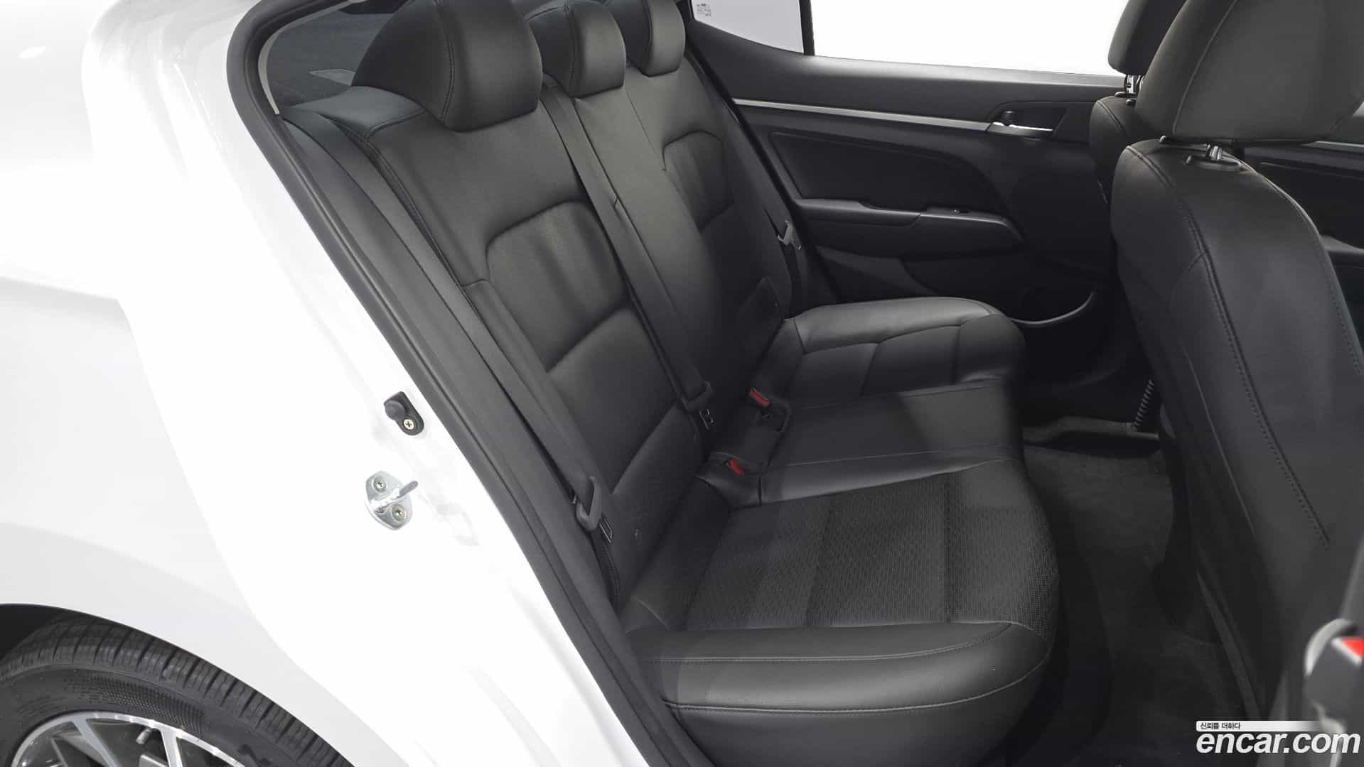 AVANTE Hyundai 2019.3-OPTION-015