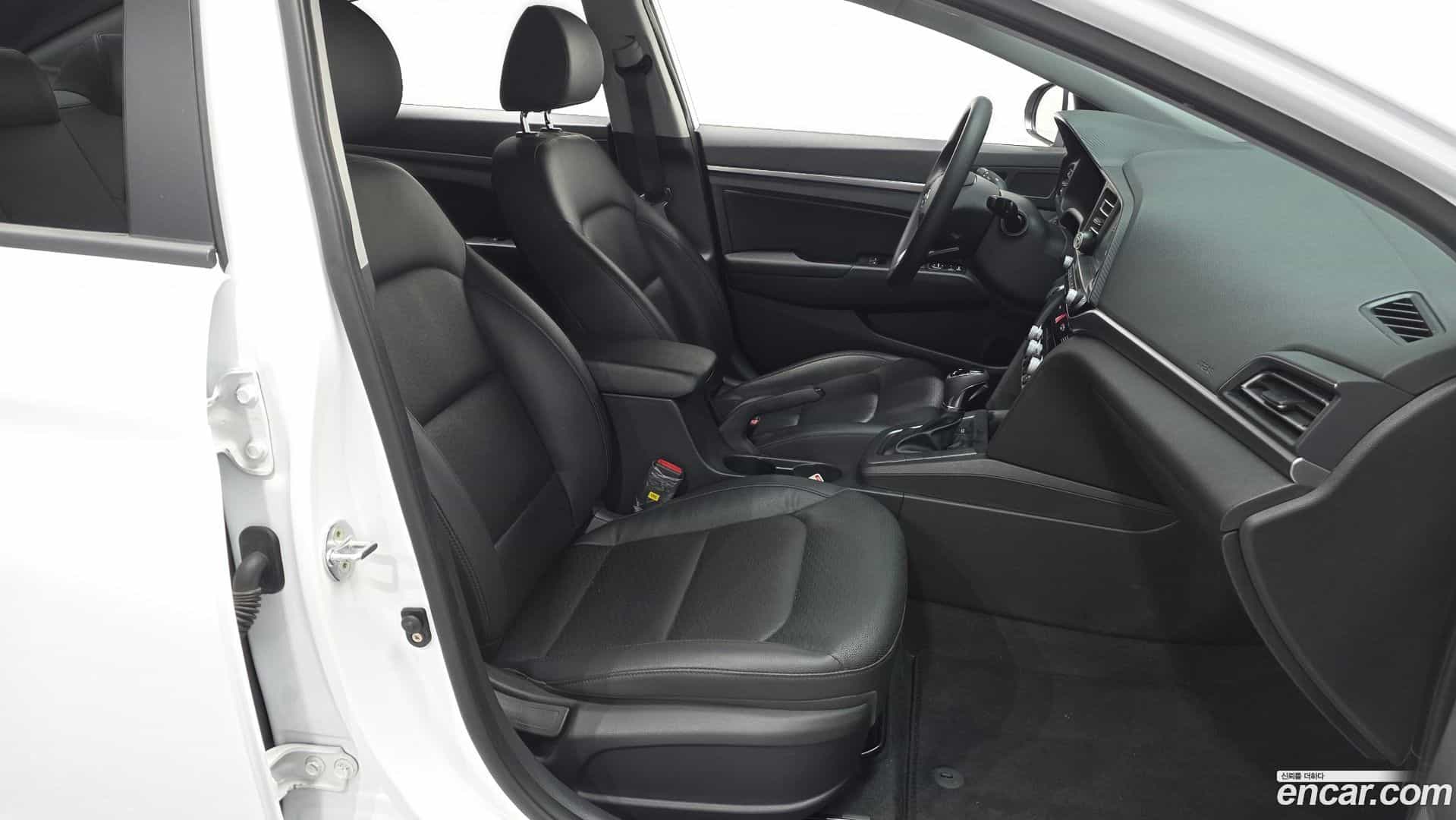AVANTE Hyundai 2019.3-OPTION-016