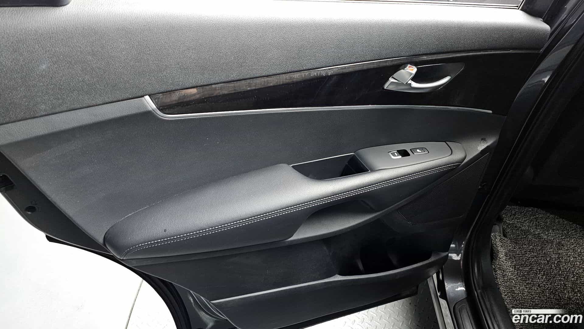 Sorento Kia 2016.6-INNER-035