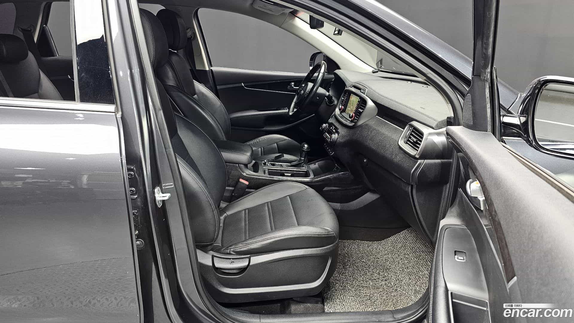 Sorento Kia 2016.6-INNER-036
