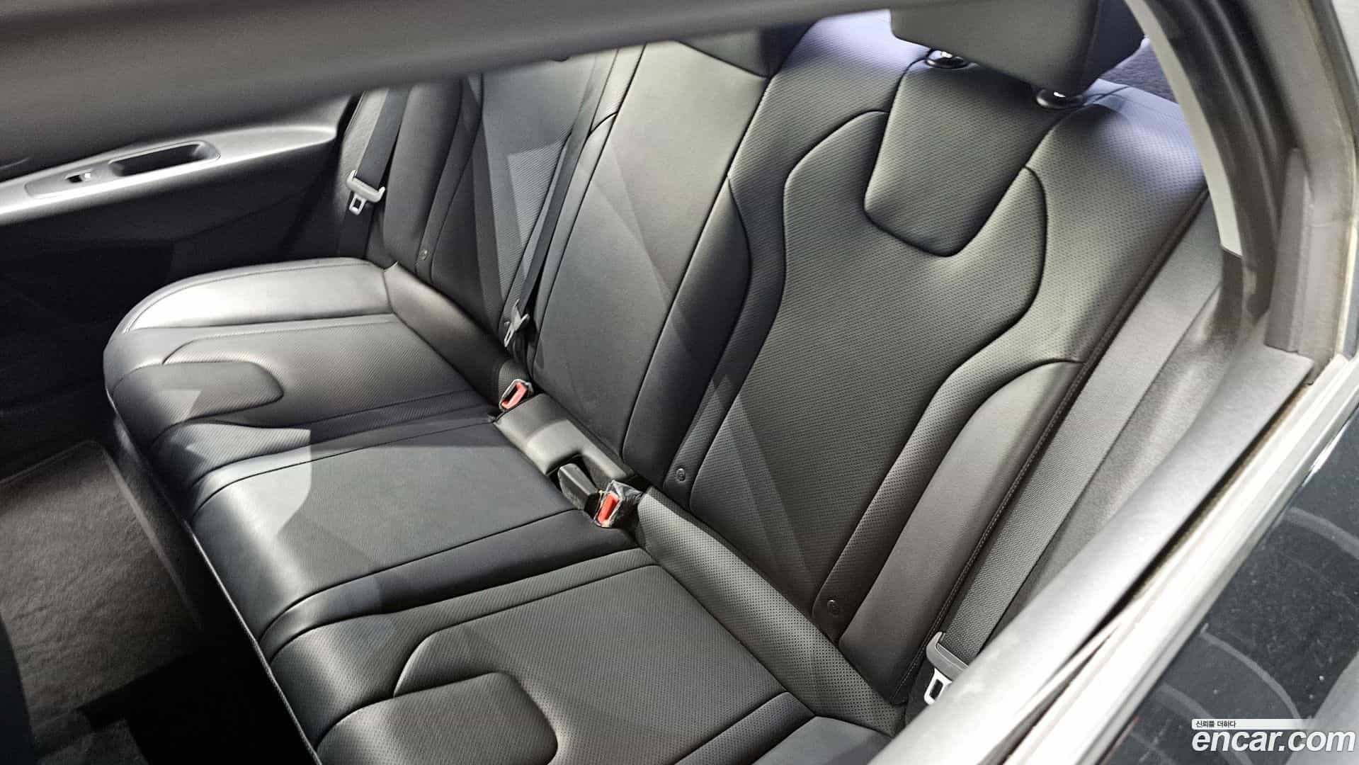 AVANTE Hyundai 2021.3-OPTION-040