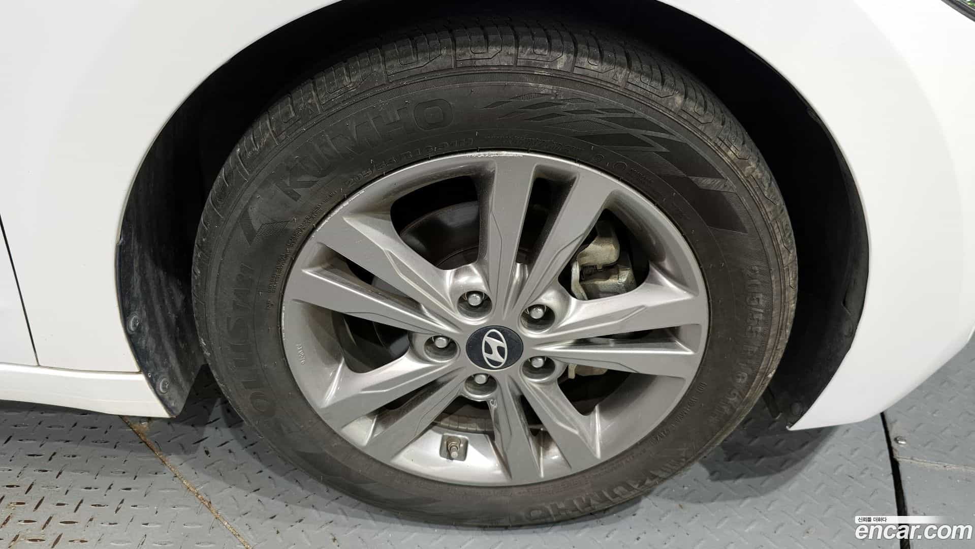 AVANTE Hyundai 2017.0-OUTER-005