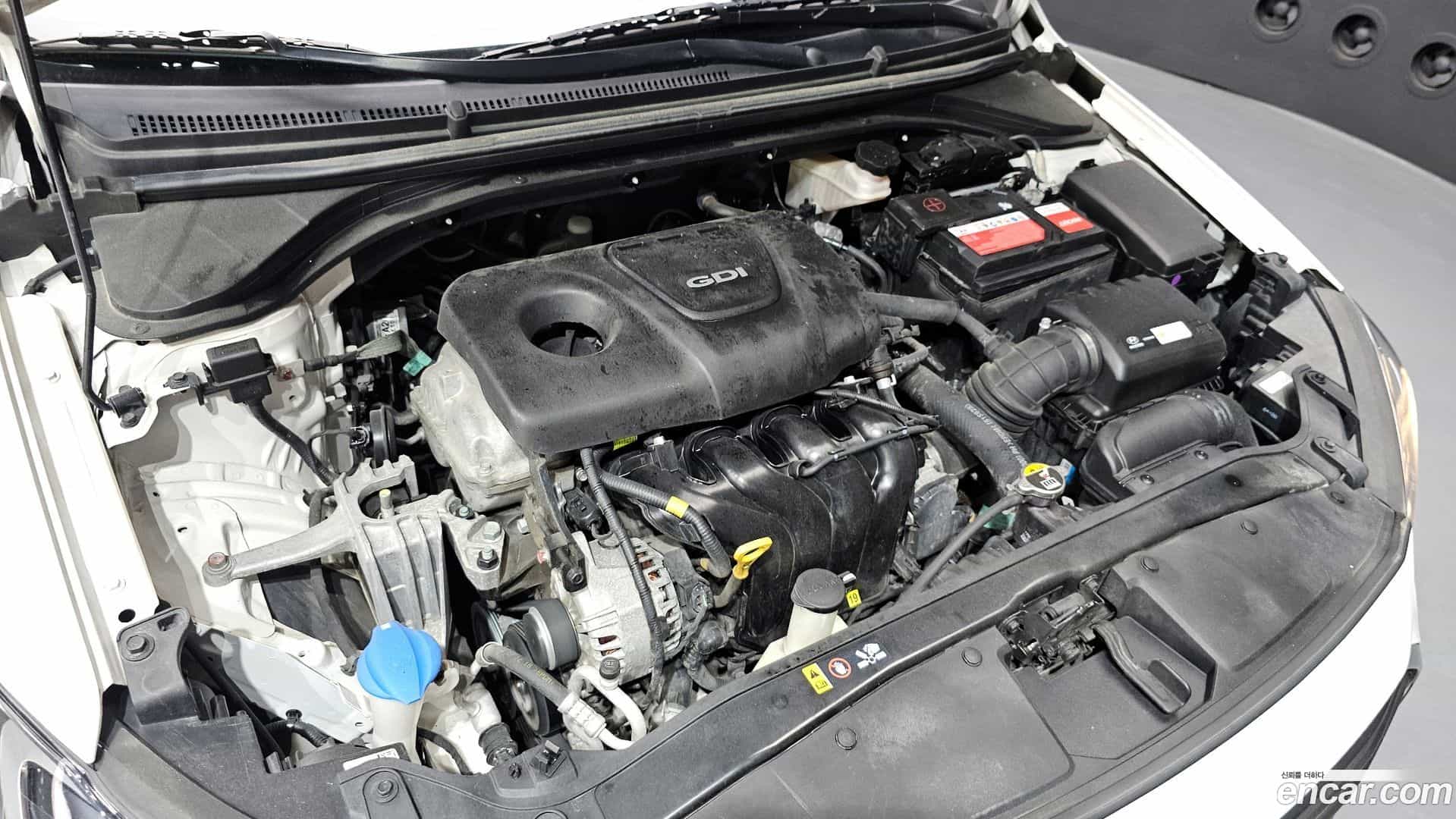 AVANTE Hyundai 2017.0-OUTER-006