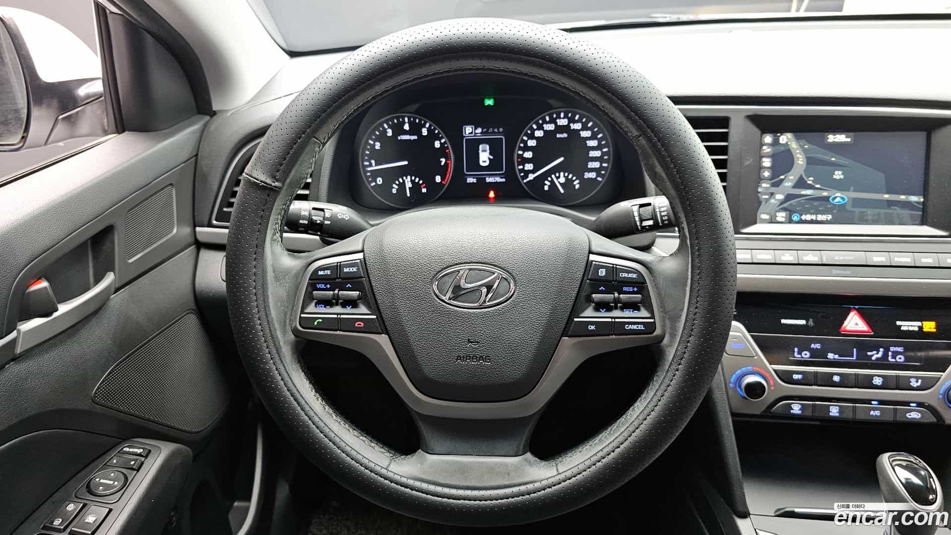 AVANTE Hyundai 2017.0-OPTION-016