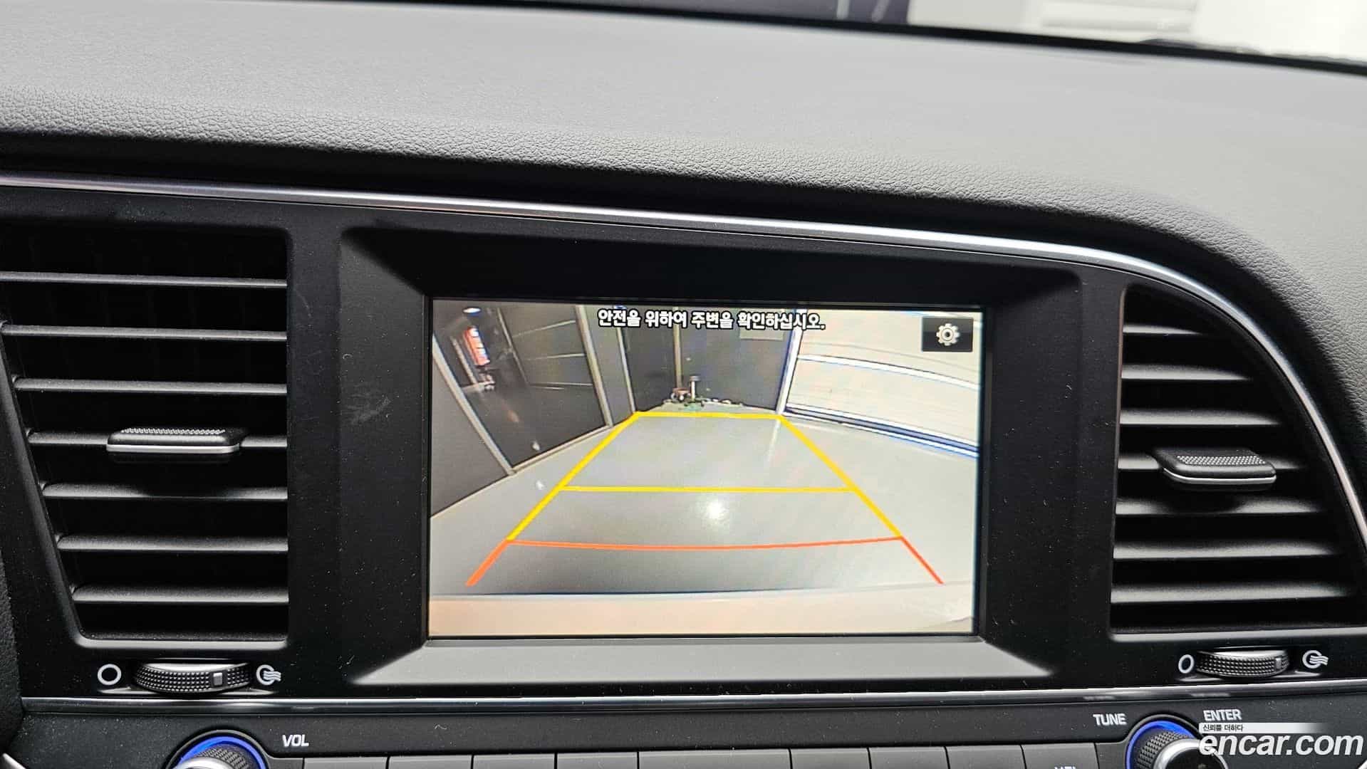 AVANTE Hyundai 2017.0-OPTION-018