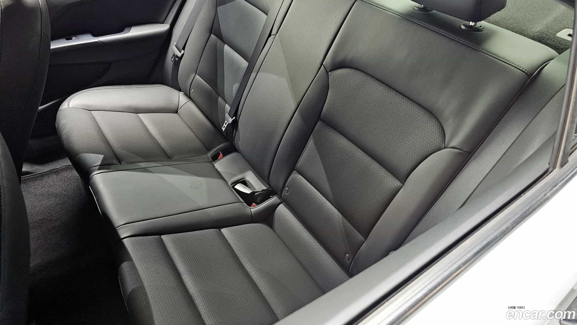 AVANTE Hyundai 2017.0-OPTION-043