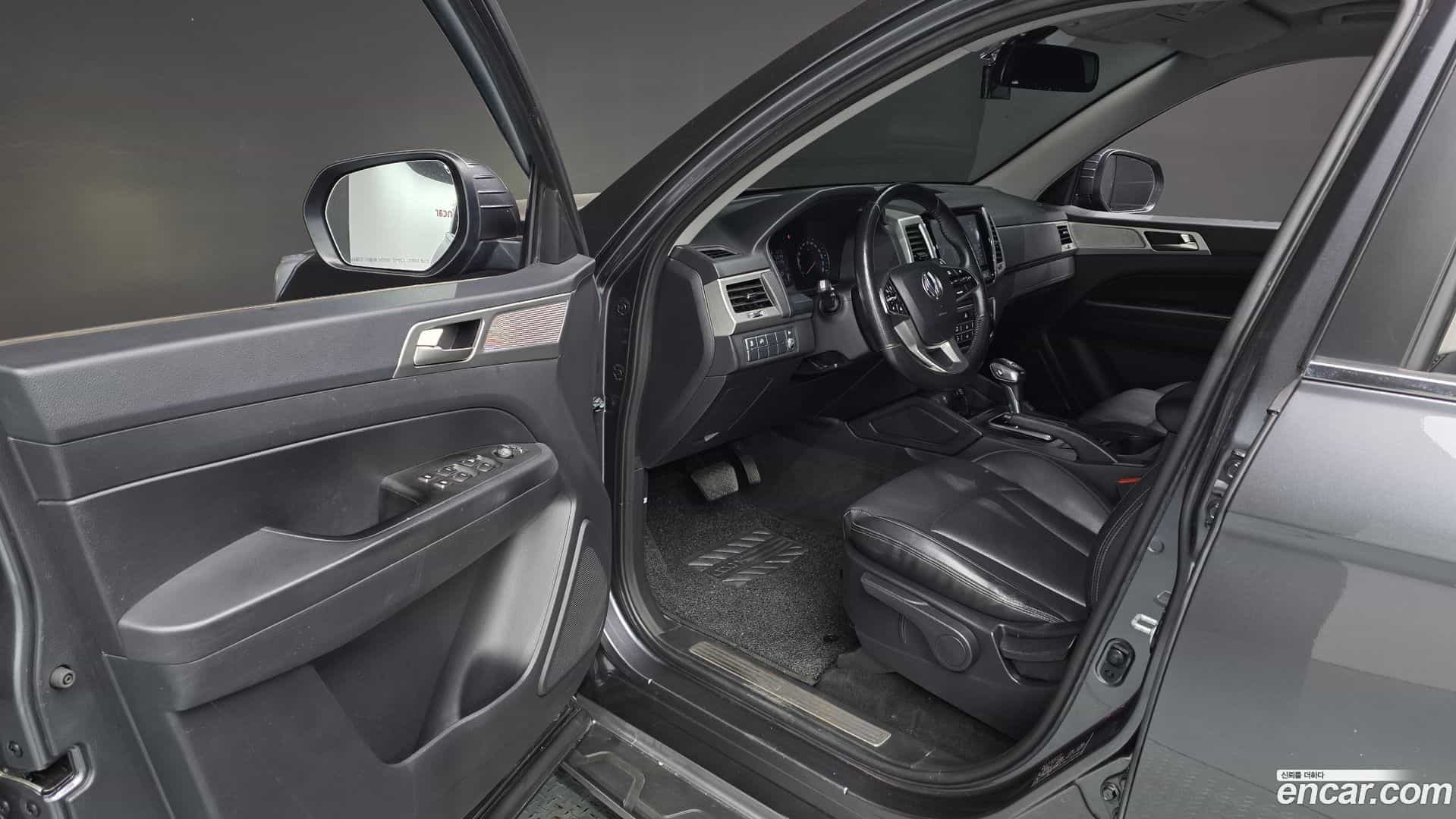 Rexton KG Mobility 2019.1-INNER-010