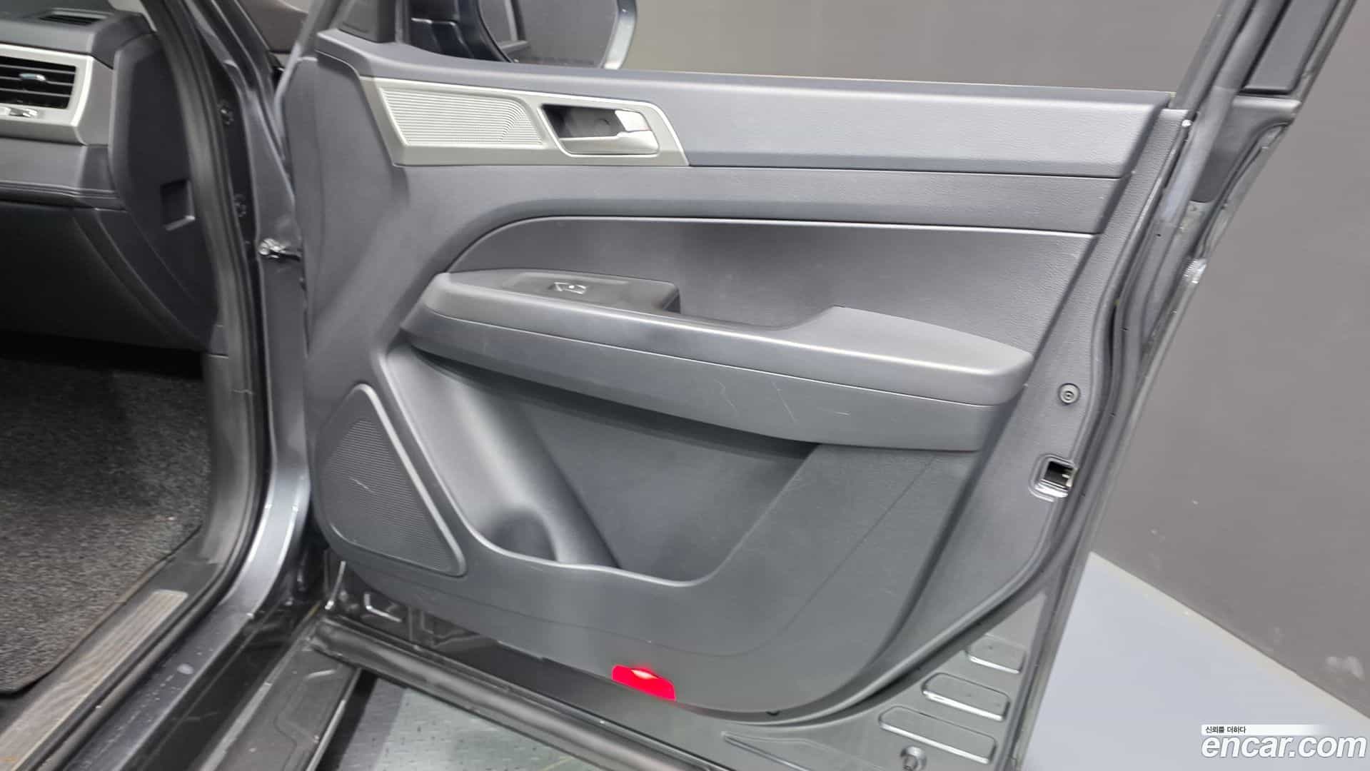 Rexton KG Mobility 2019.1-INNER-034
