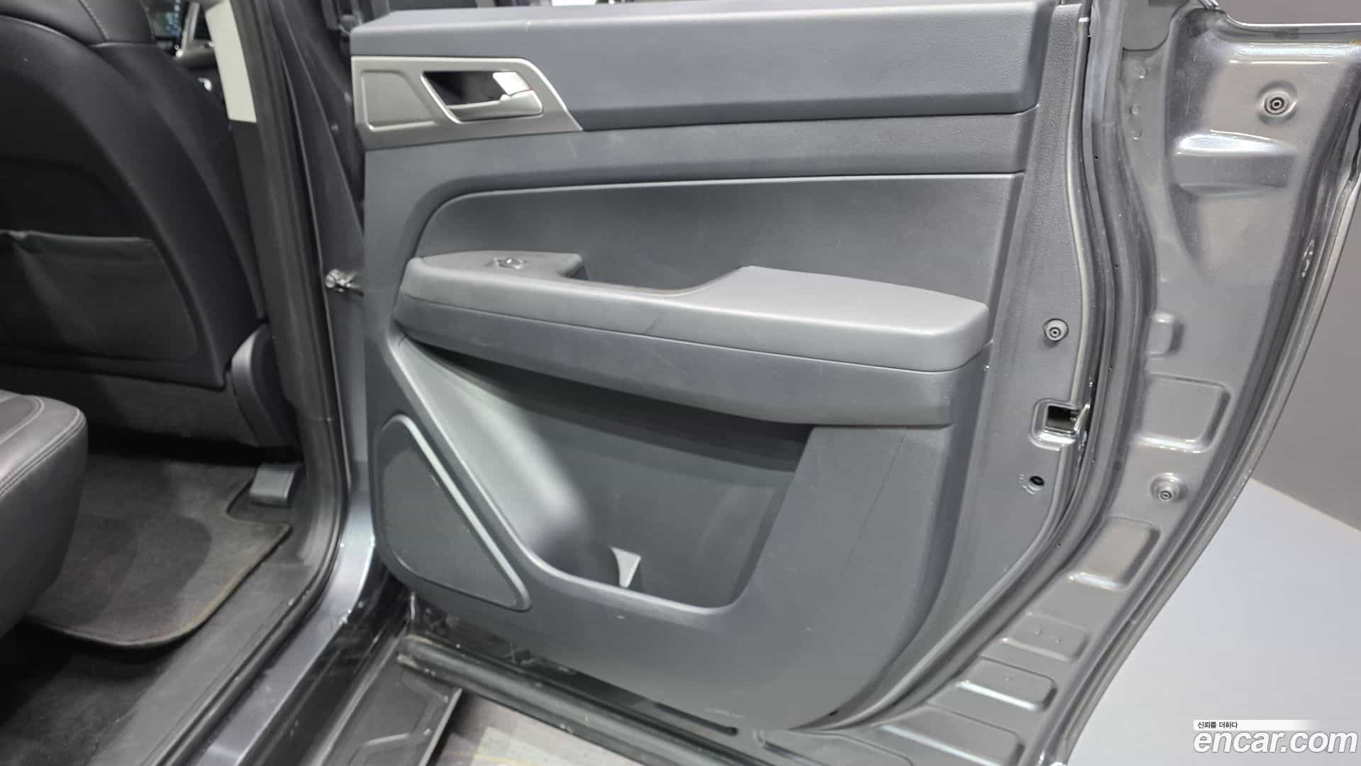 Rexton KG Mobility 2019.1-INNER-035