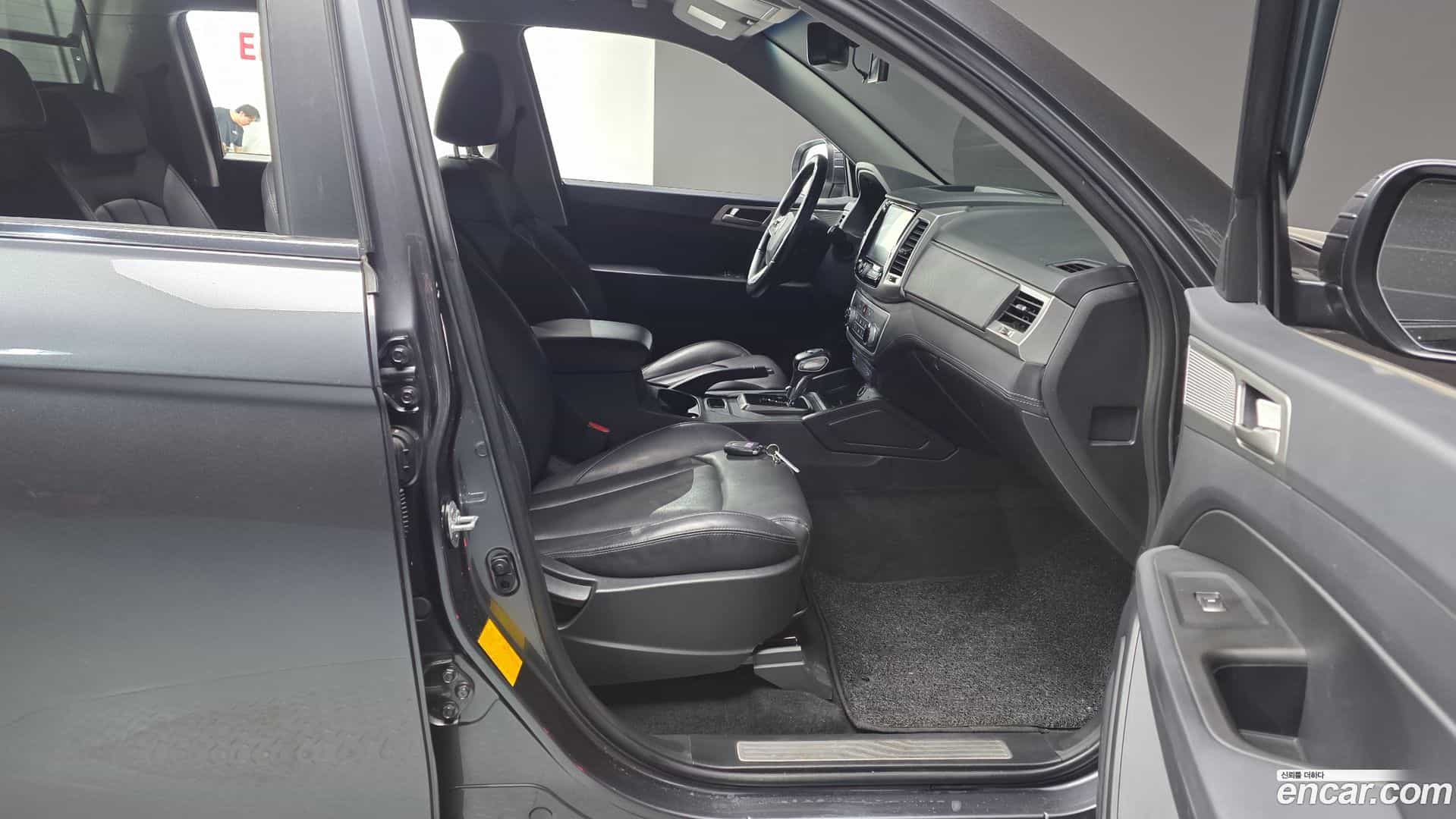 Rexton KG Mobility 2019.1-INNER-036