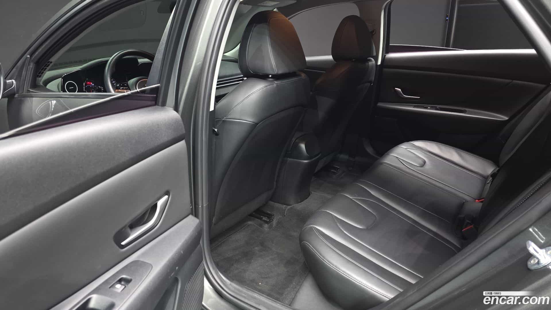 AVANTE Hyundai 2021.3-OPTION-015