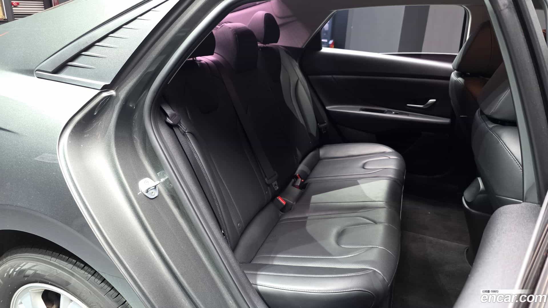 AVANTE Hyundai 2021.3-OPTION-016