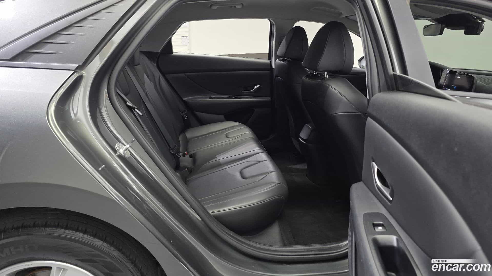 AVANTE Hyundai 2021.6-OPTION-015