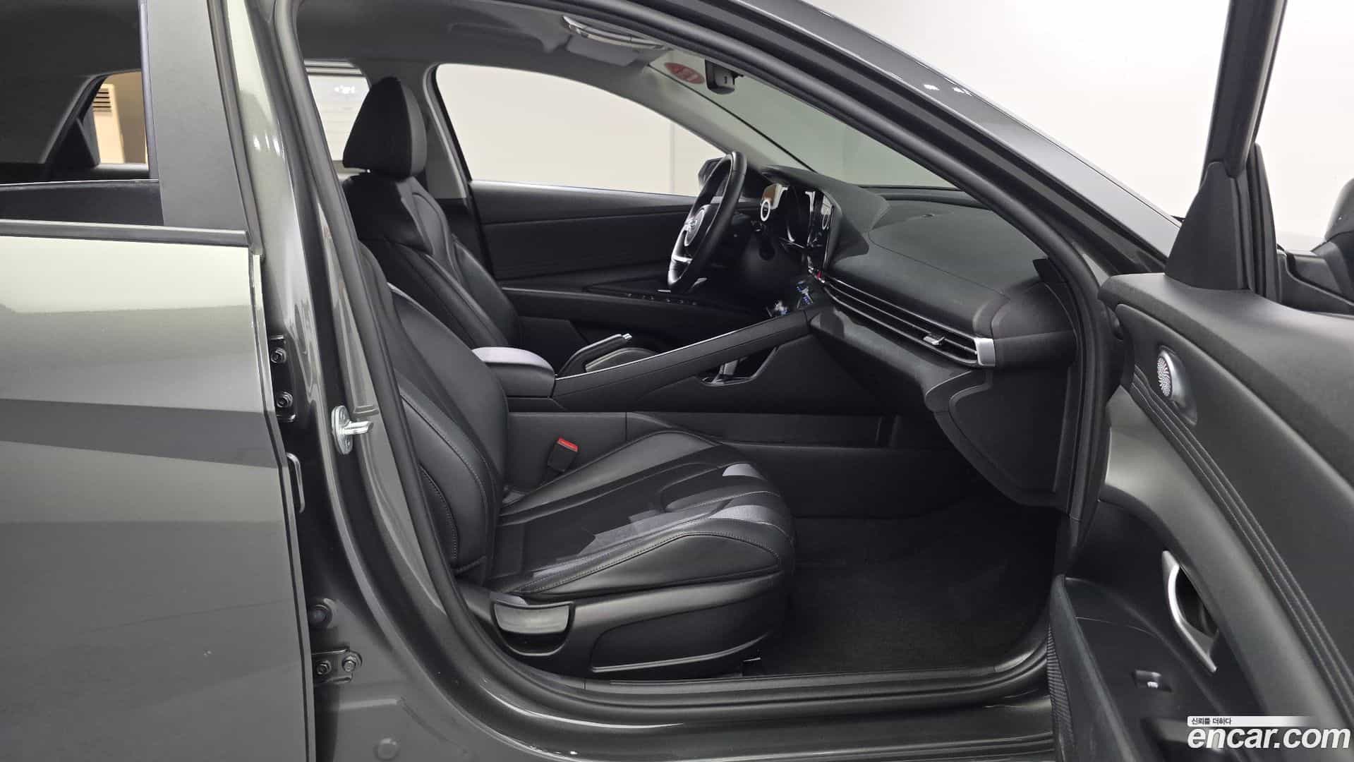 AVANTE Hyundai 2021.6-OPTION-016