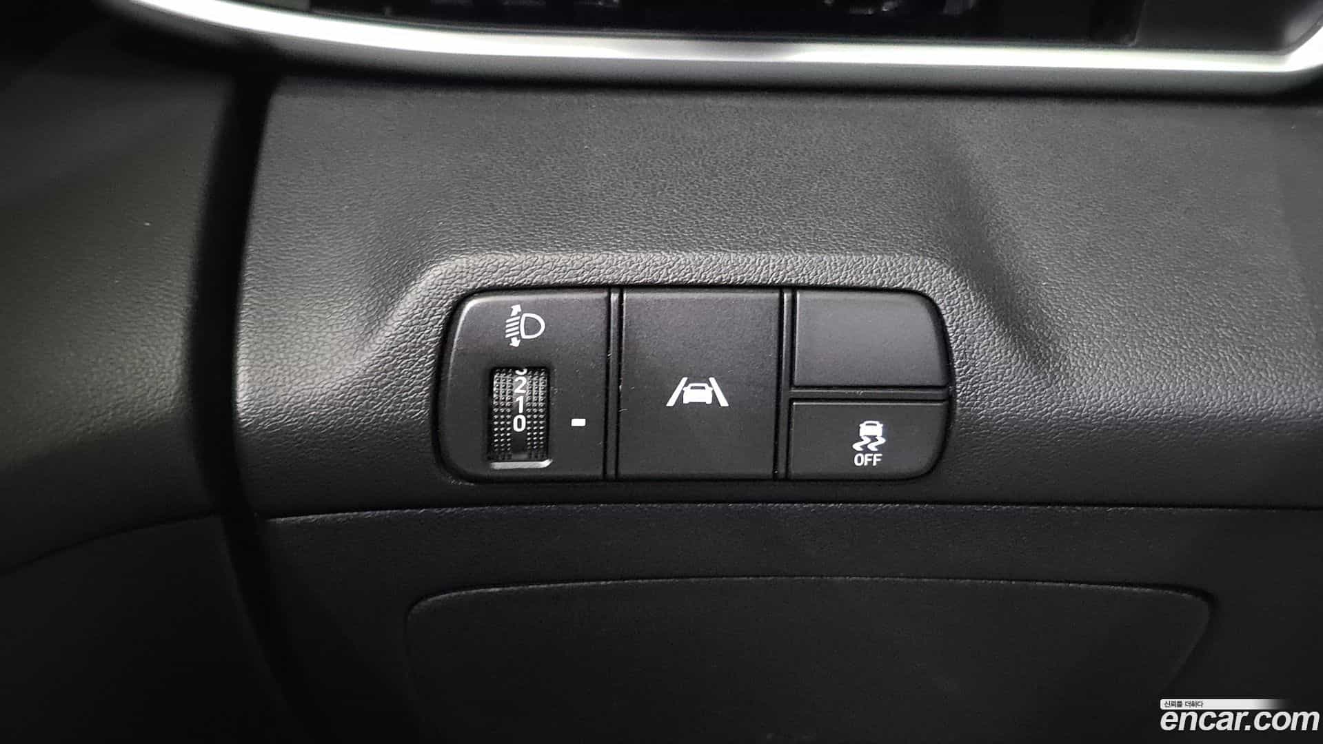 AVANTE Hyundai 2021.6-OPTION-018