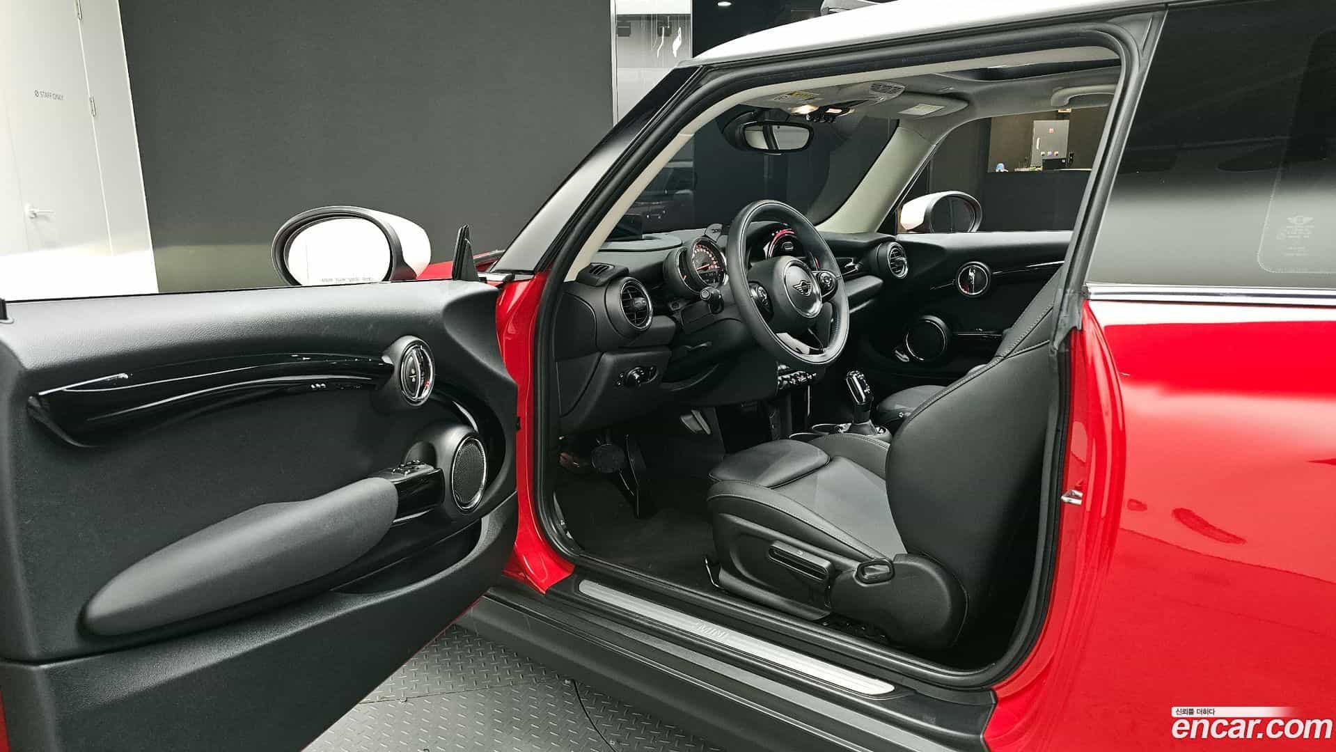 Cooper Mini 2020.0-INNER-010