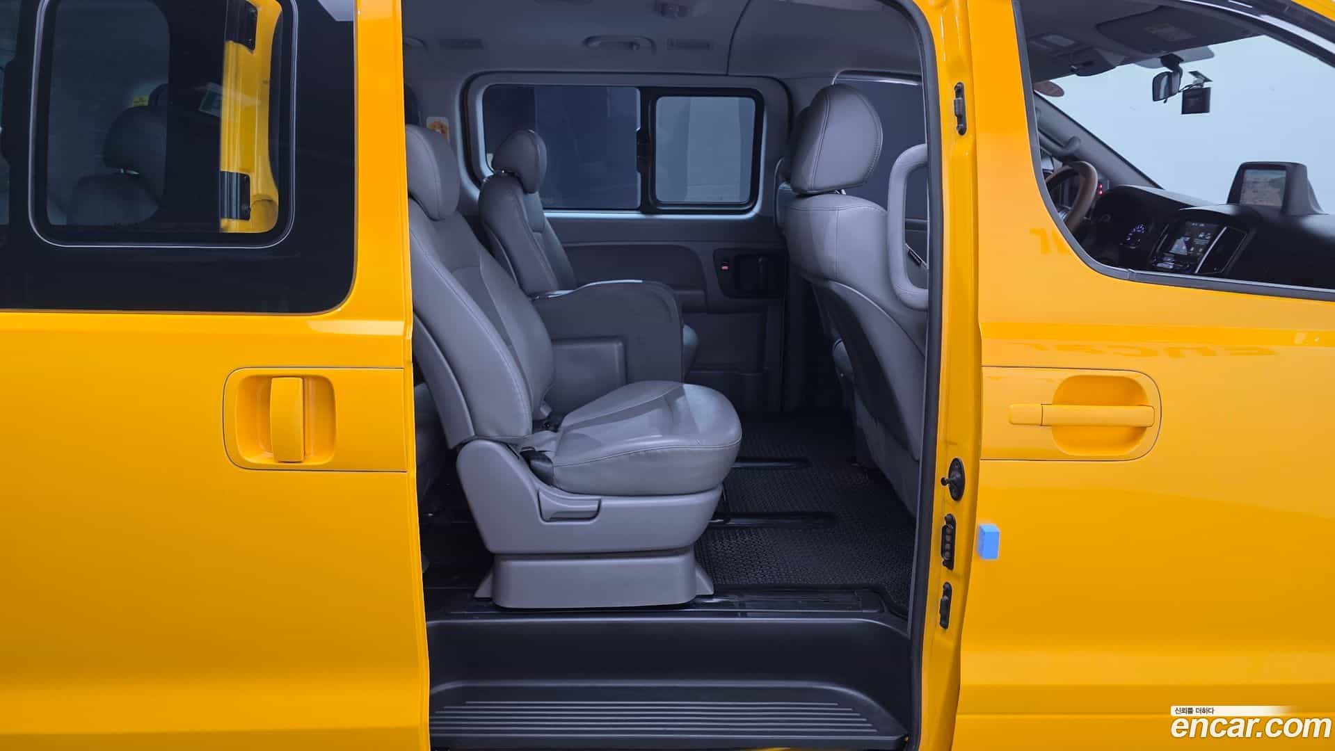 Starex Hyundai 2020.6-OPTION-015