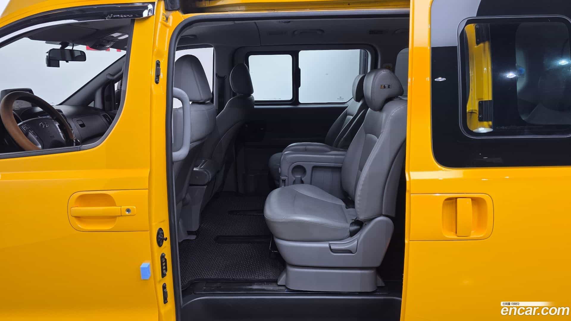 Starex Hyundai 2020.6-OPTION-016