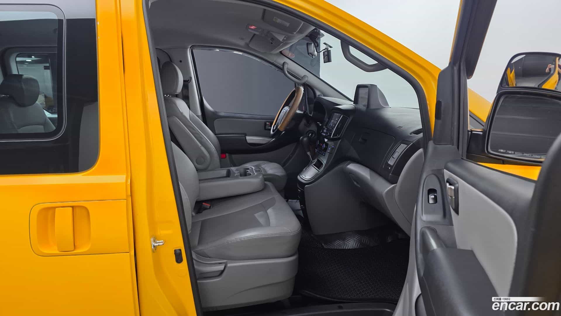 Starex Hyundai 2020.6-INNER-036