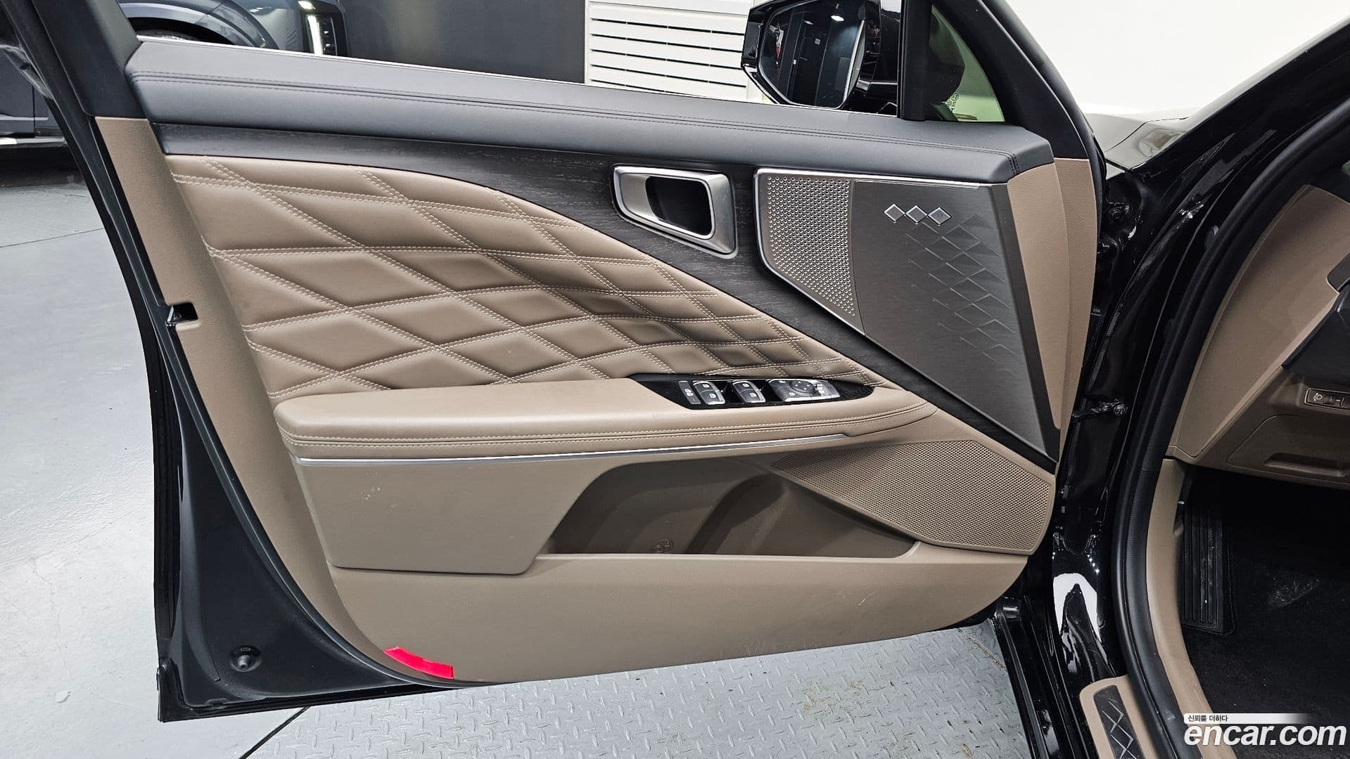 Main__Slider__Photo:K8 Kia 2022.4-23