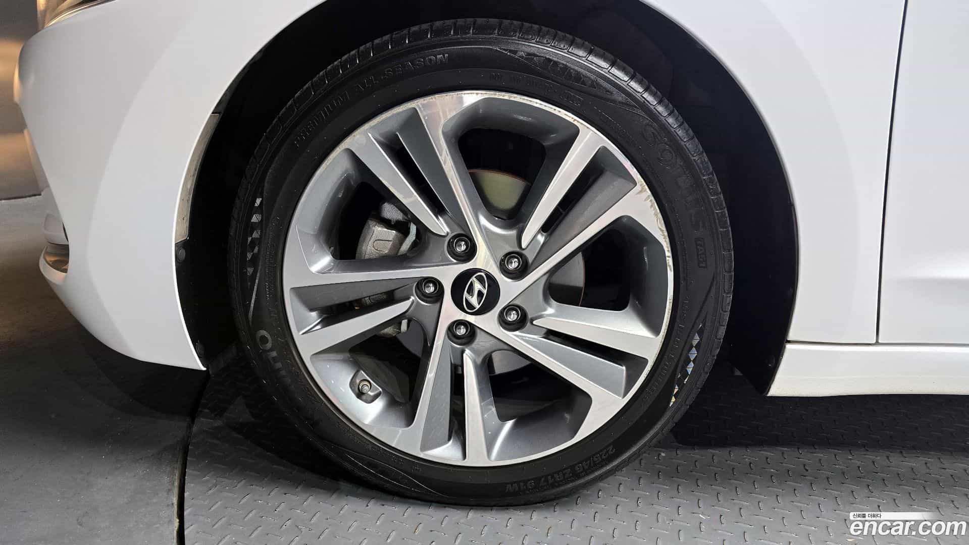 AVANTE Hyundai 2018.7-OUTER-005