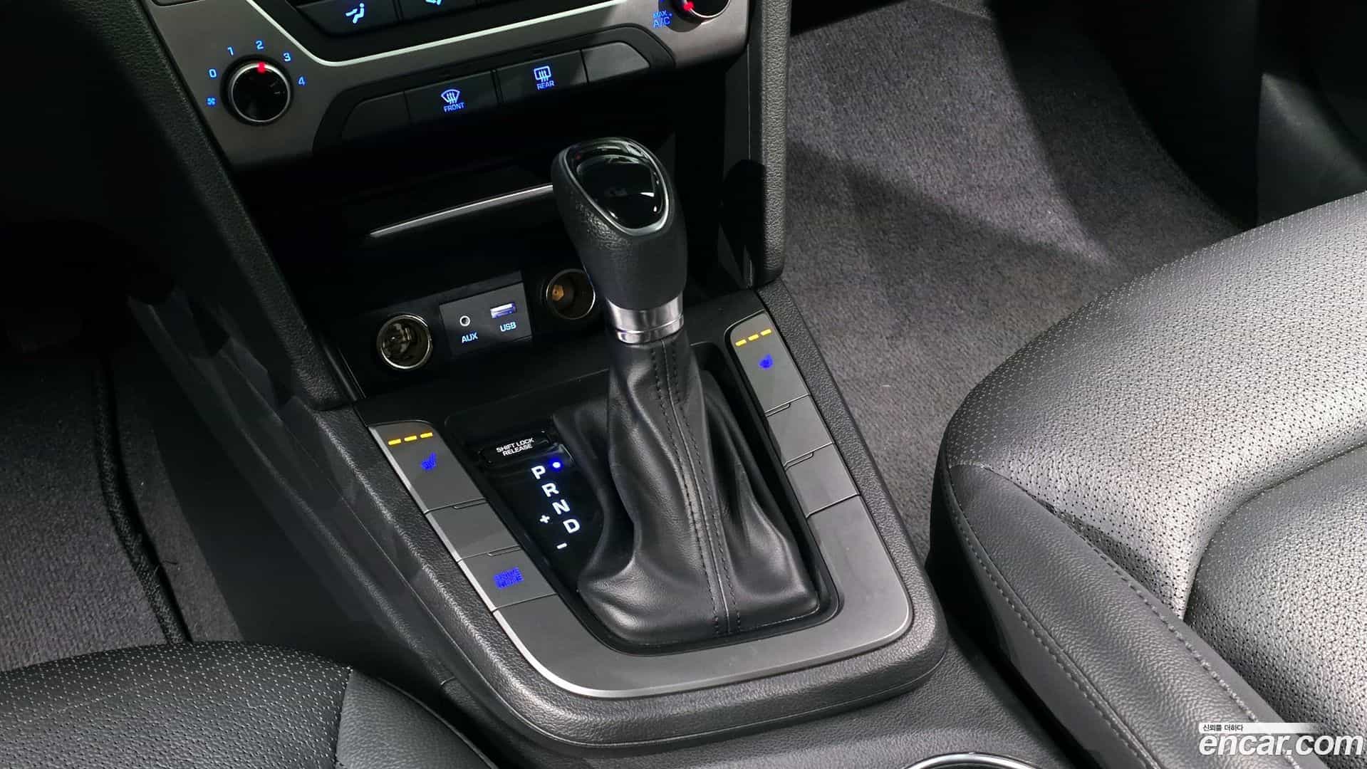 AVANTE Hyundai 2018.7-INNER-009