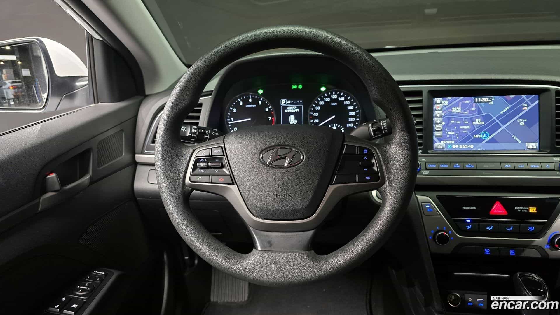 AVANTE Hyundai 2018.7-OPTION-016