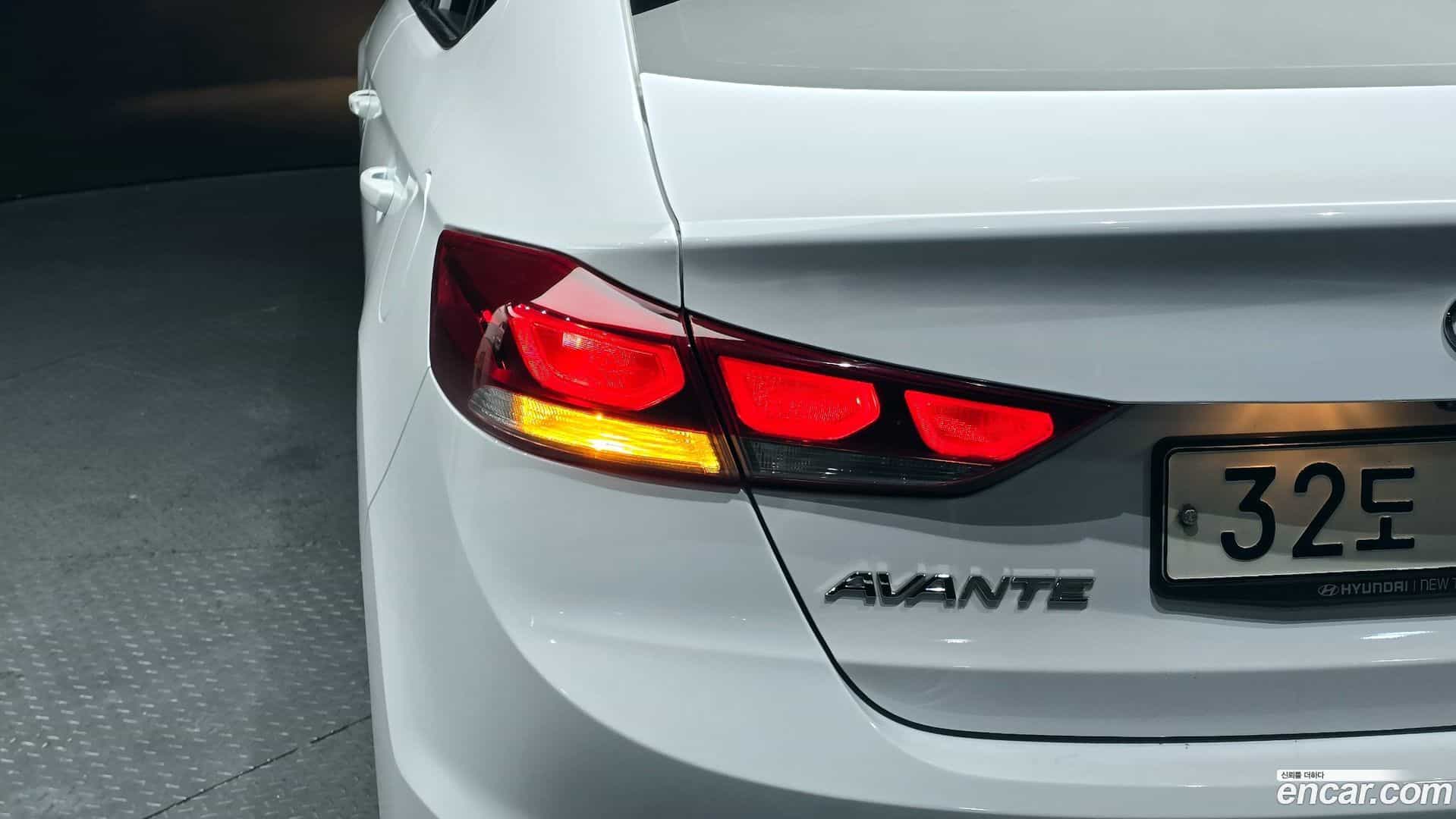 AVANTE Hyundai 2018.7-OUTER-033