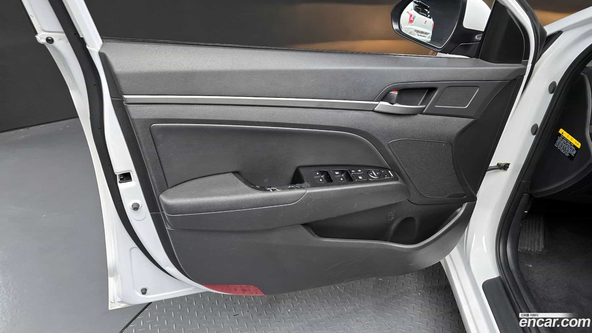 AVANTE Hyundai 2018.7-INNER-034