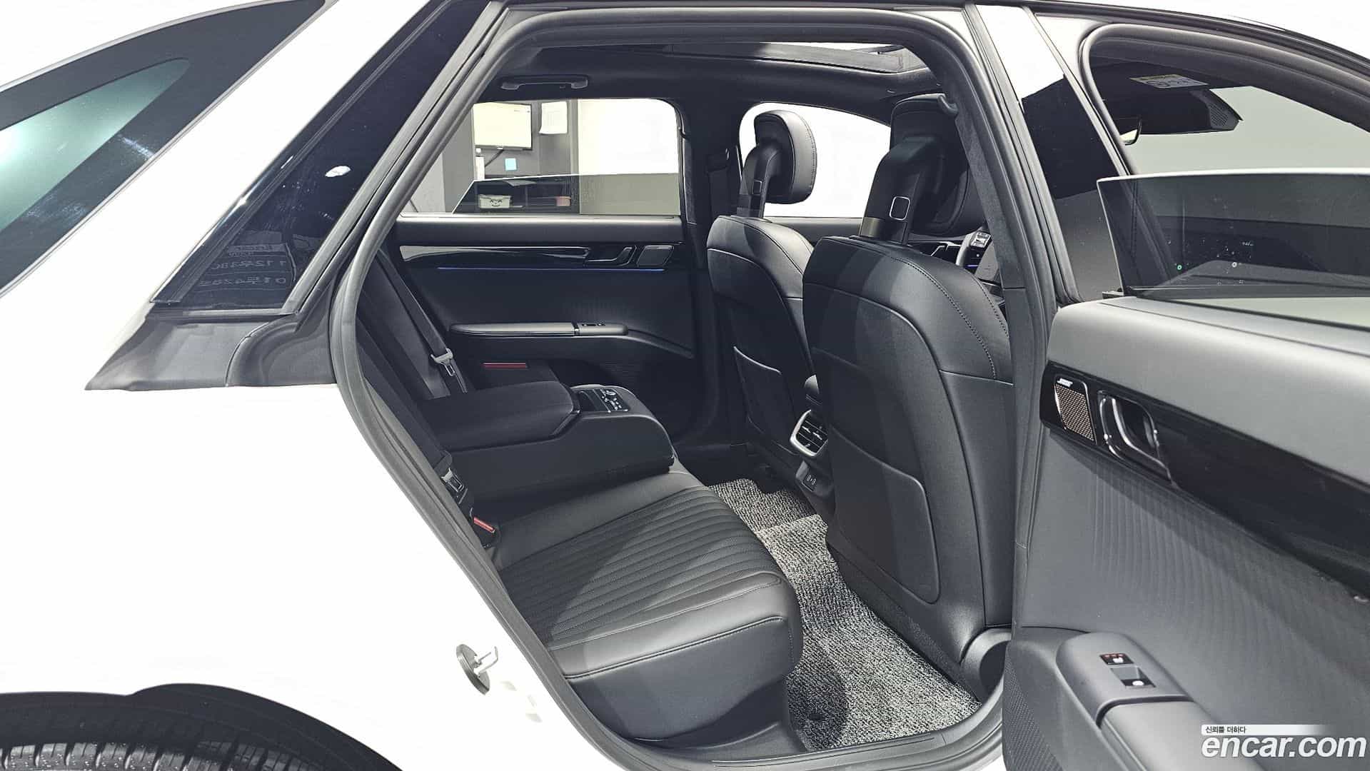 Grandeur Hyundai 2025.9-OPTION-015