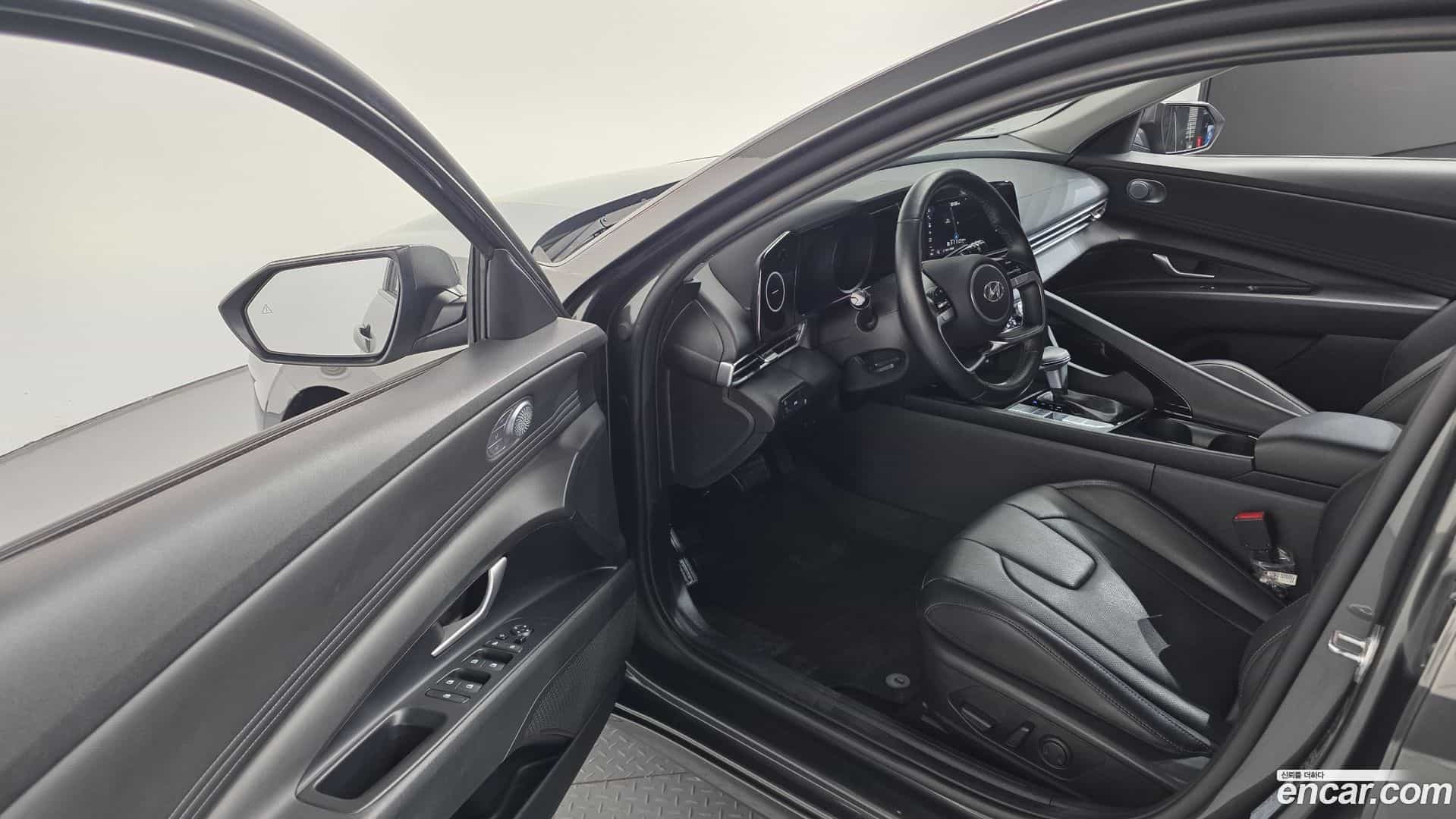 AVANTE Hyundai 2021.7-OPTION-015