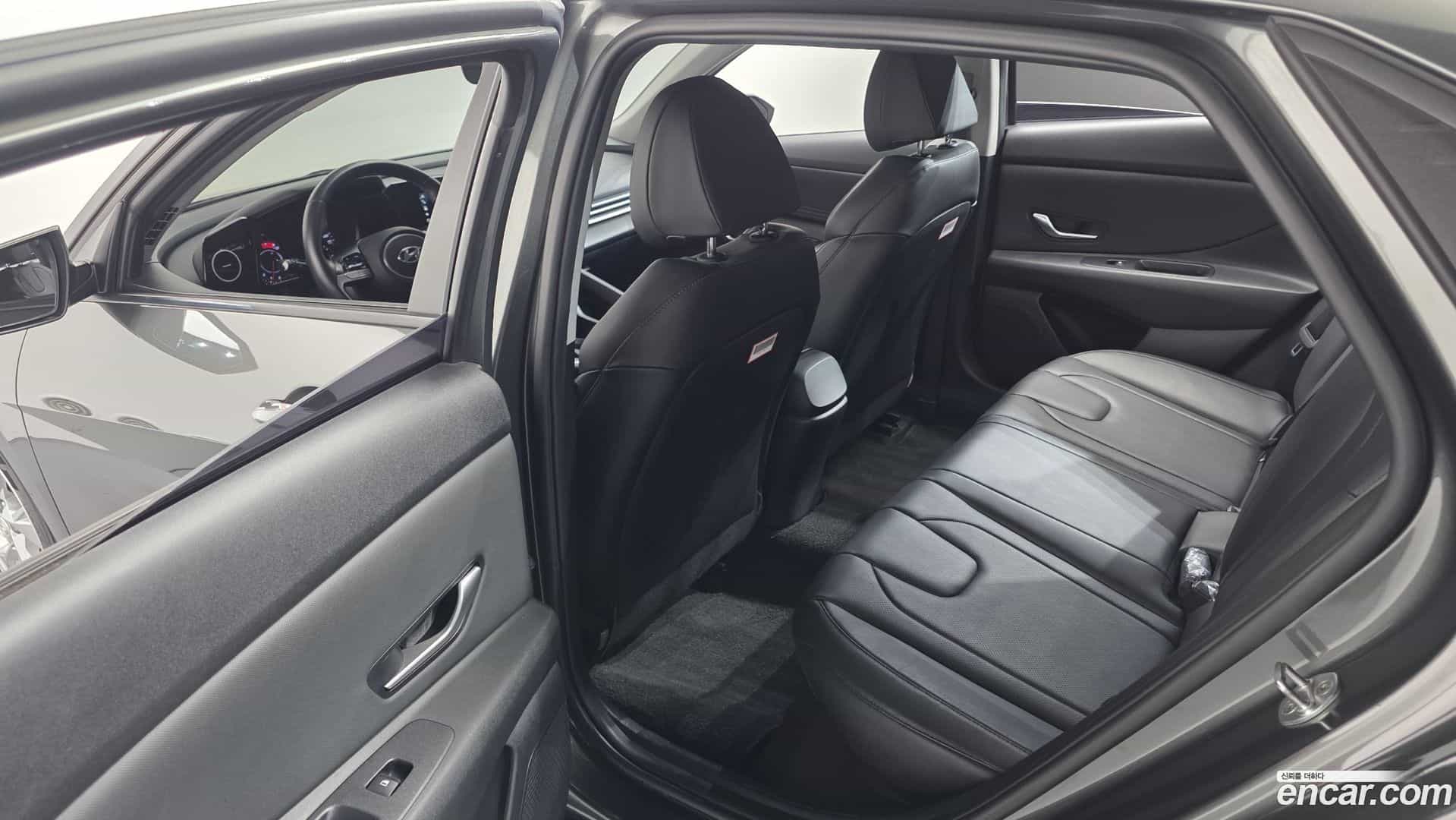 AVANTE Hyundai 2021.7-OPTION-022