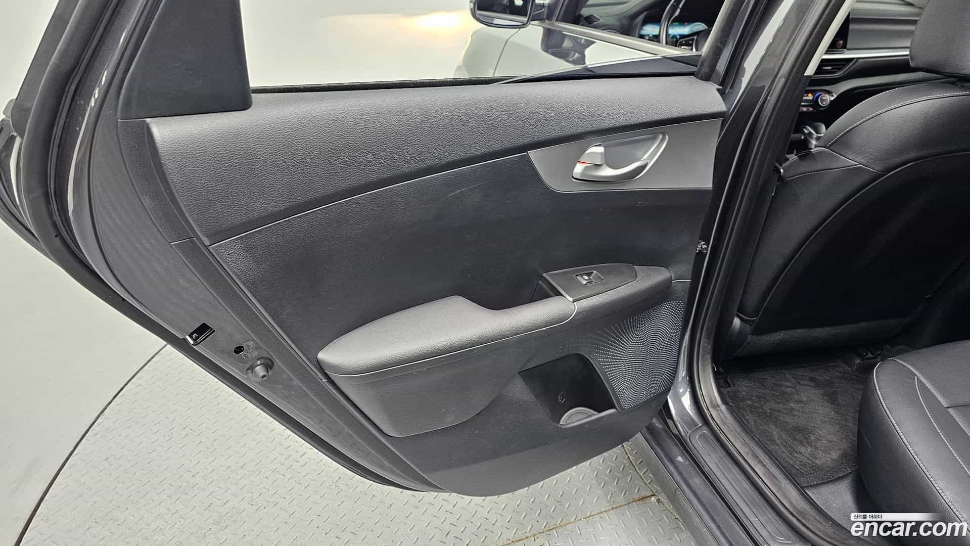 K3 Kia 2022.2-INNER-035