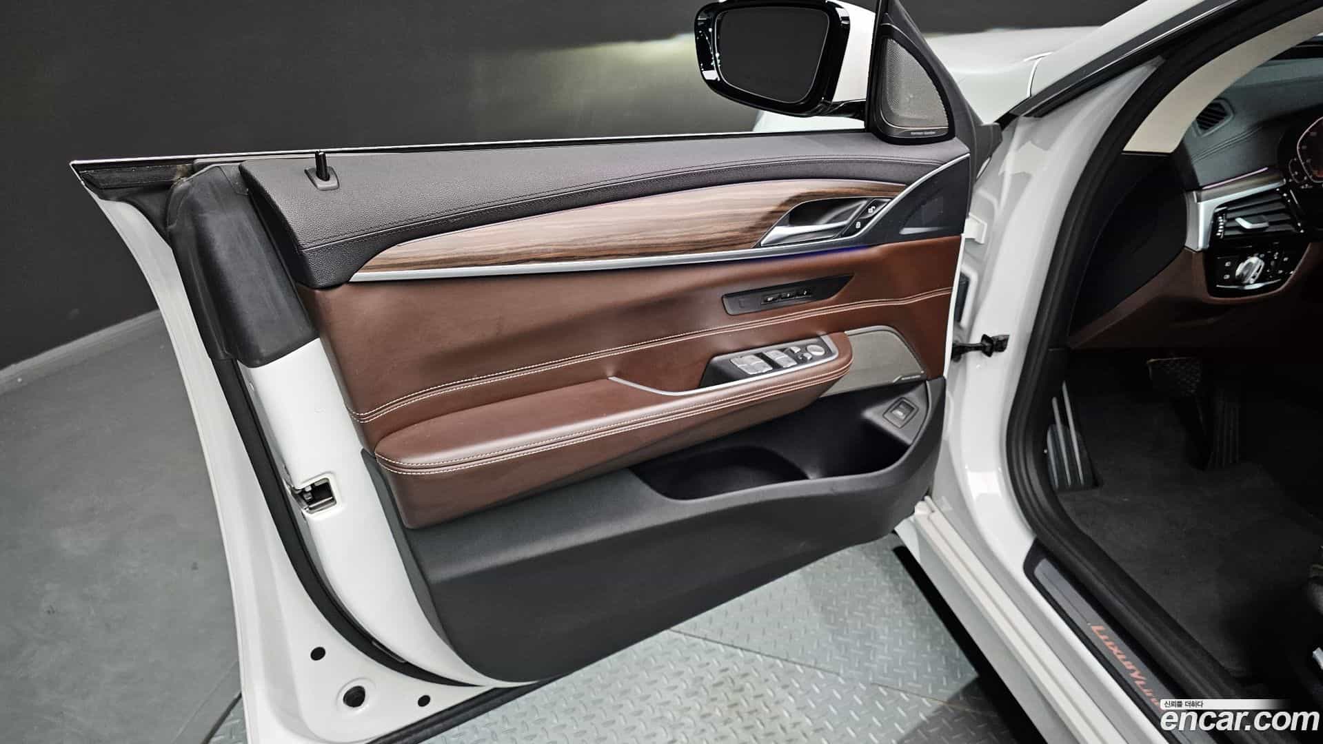 Gran Turismo BMW 2020.1-INNER-034