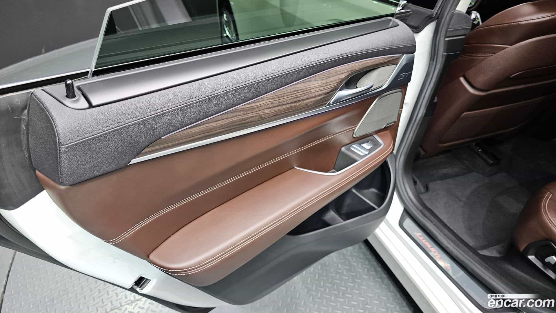 Gran Turismo BMW 2020.1-INNER-035