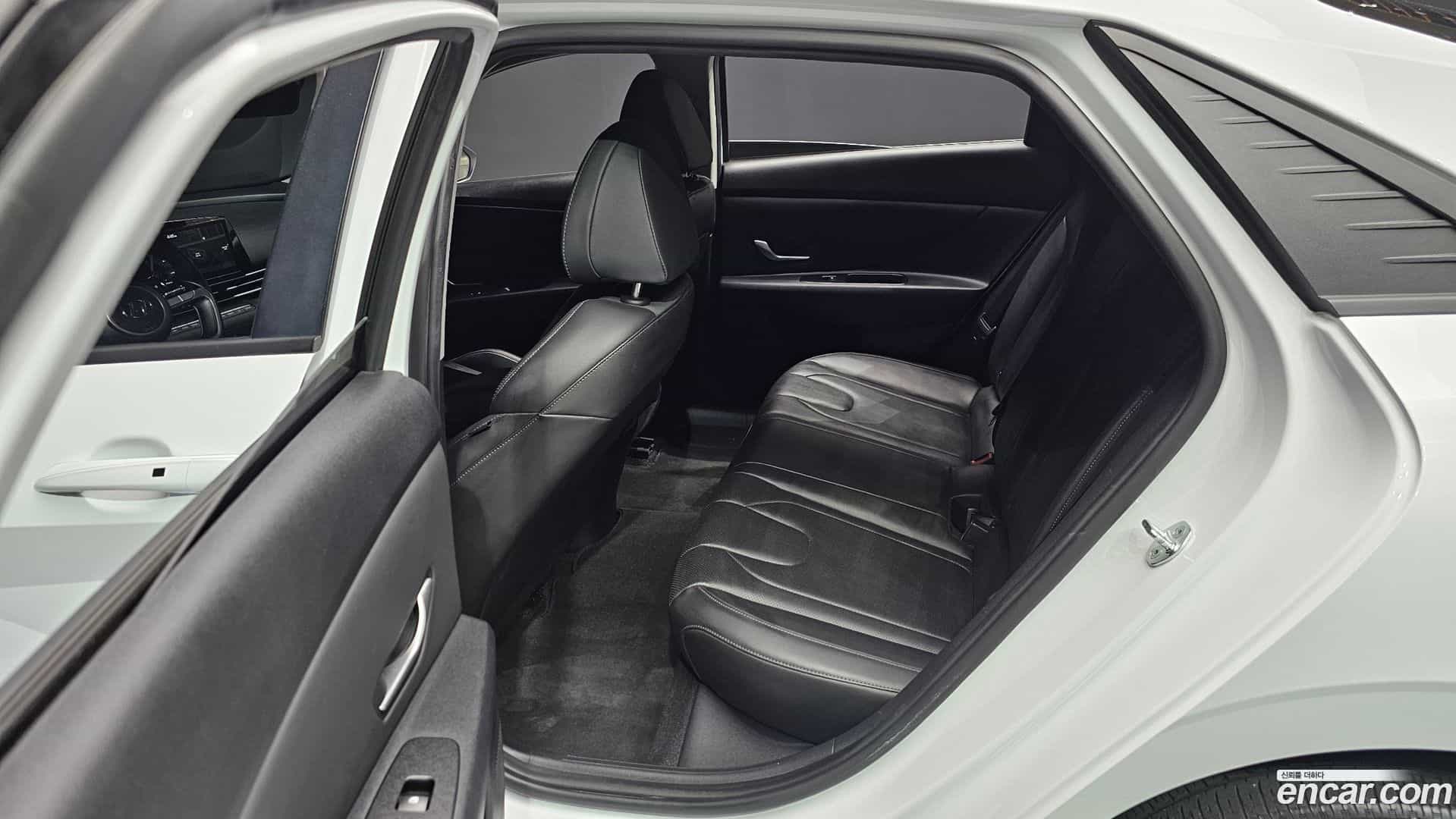 AVANTE Hyundai 2022.2-OPTION-016