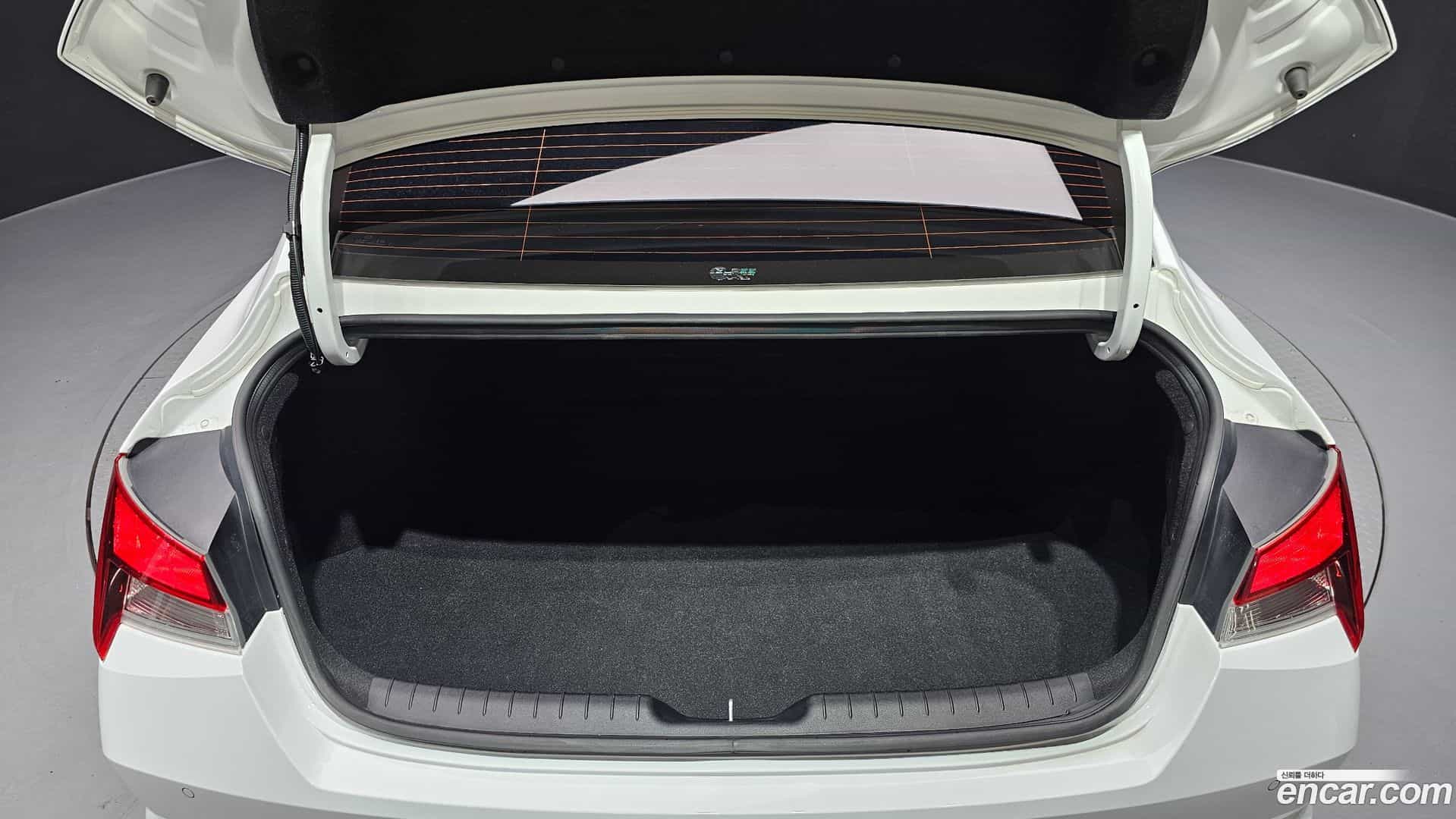 AVANTE Hyundai 2022.2-OPTION-024