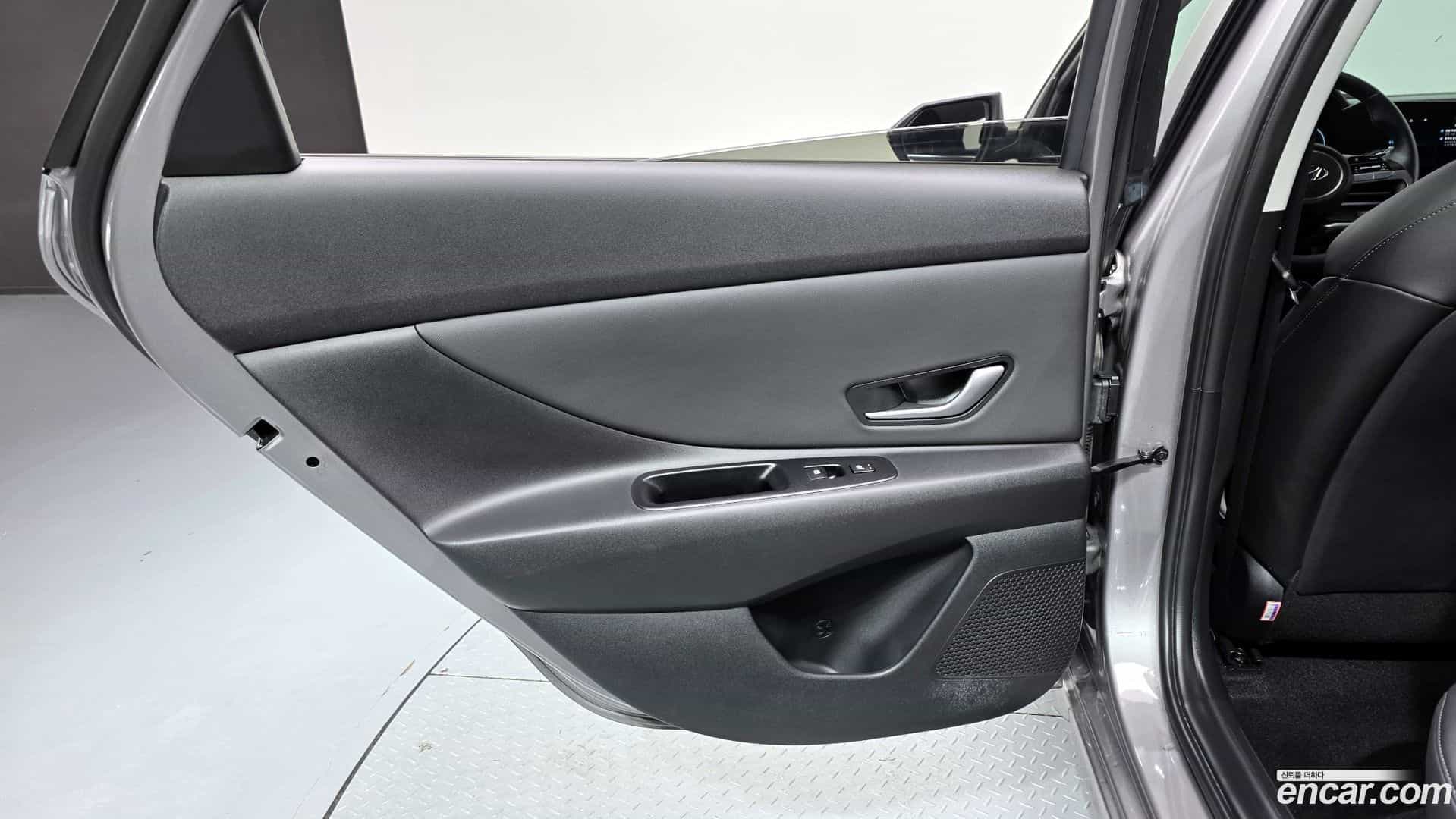 AVANTE Hyundai 2022.6-INNER-035