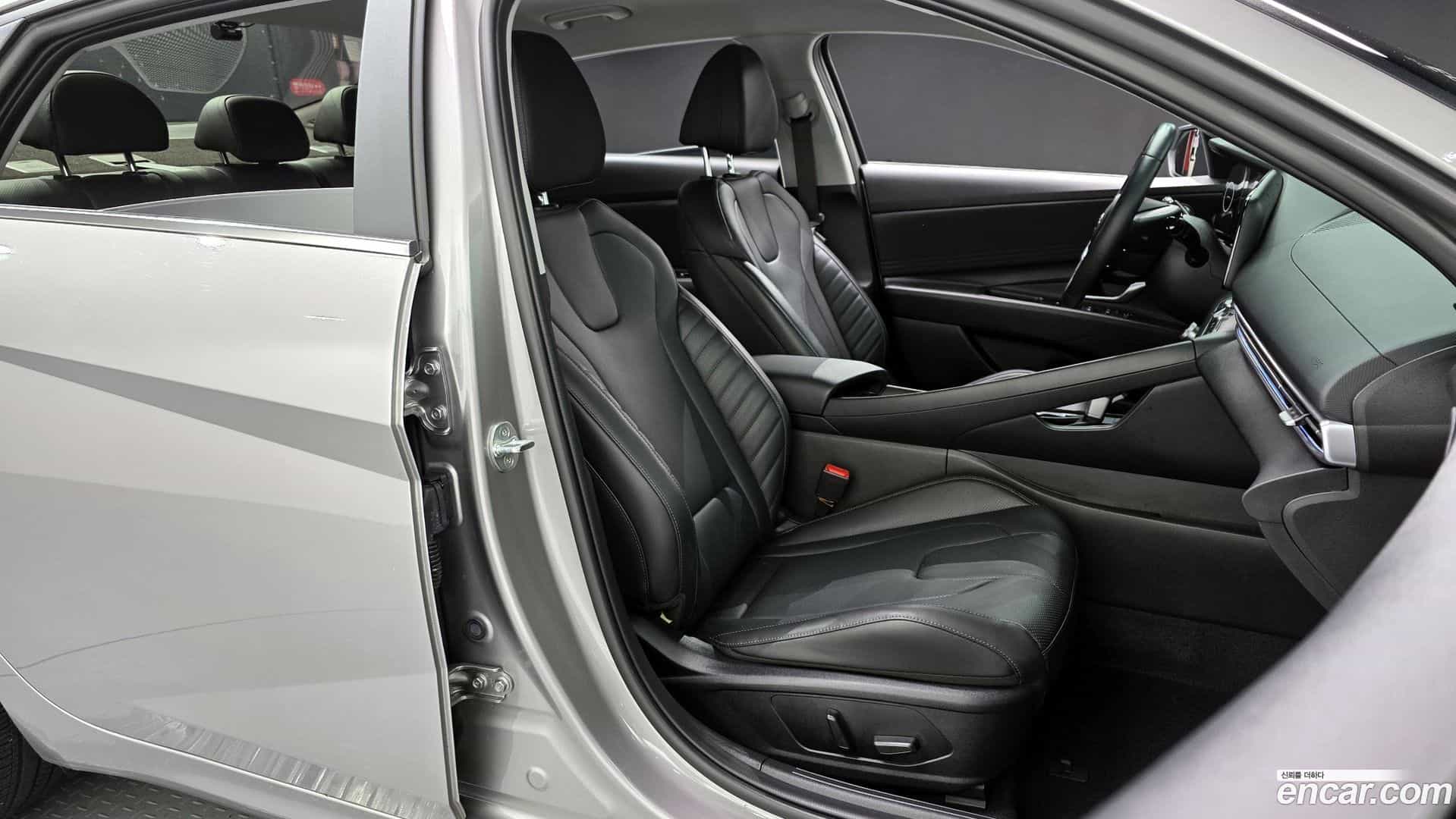 AVANTE Hyundai 2022.6-INNER-036