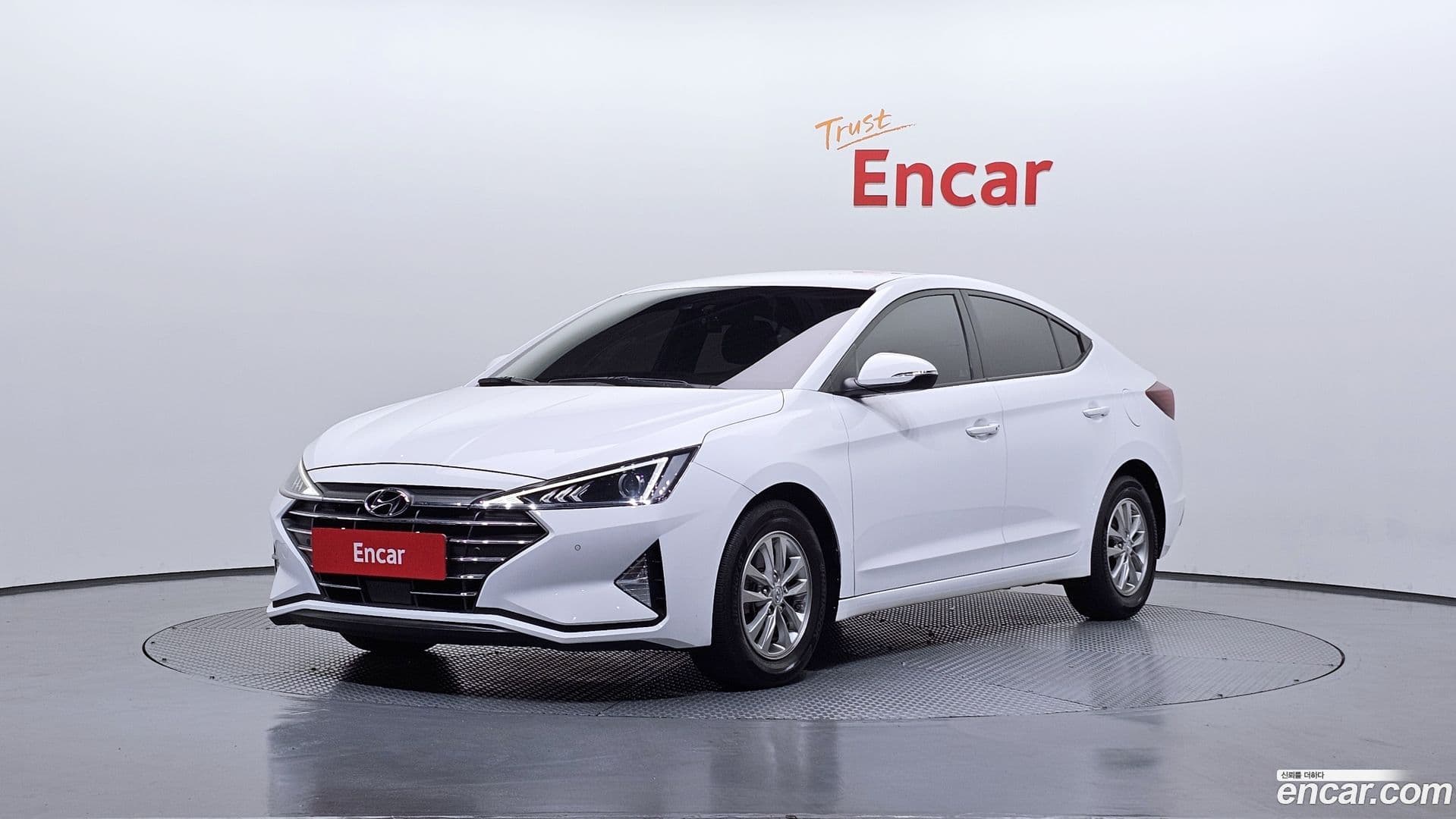 Main__Slider__Photo:AVANTE Hyundai 2019.8-0