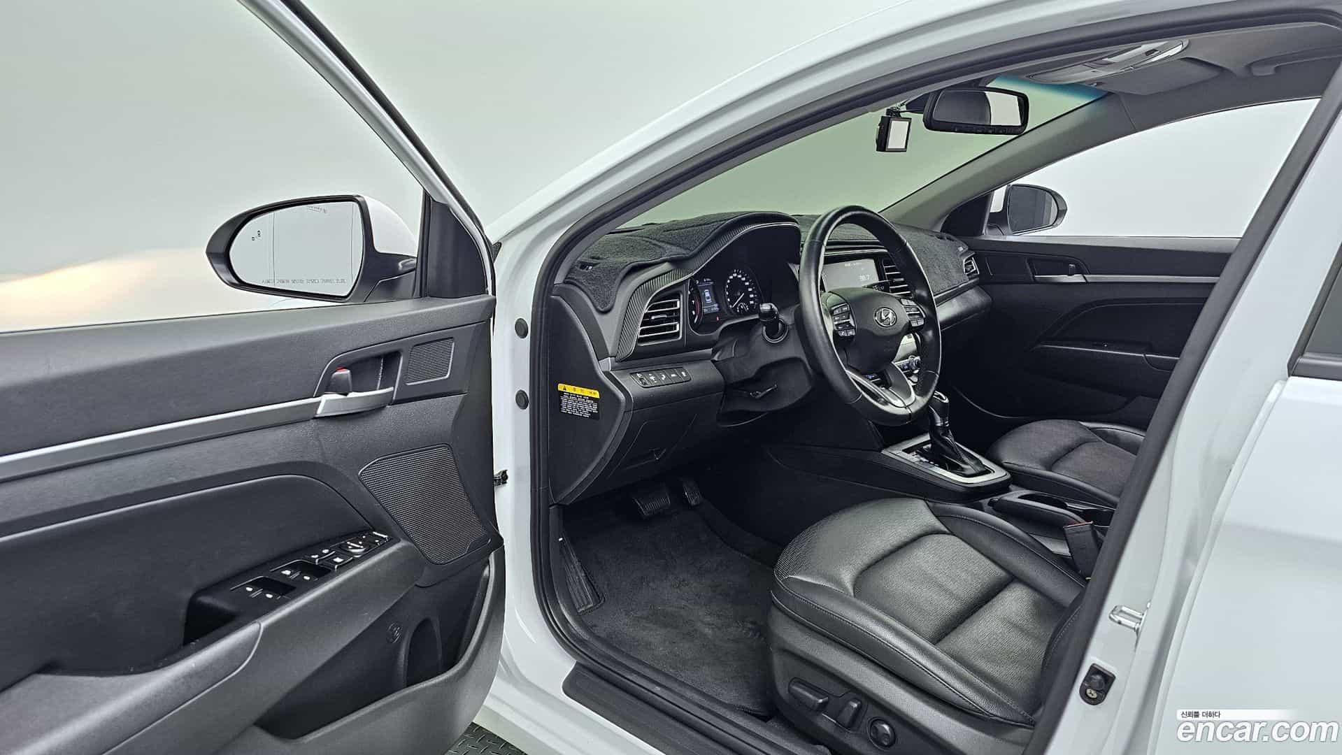 AVANTE Hyundai 2019.8-INNER-010